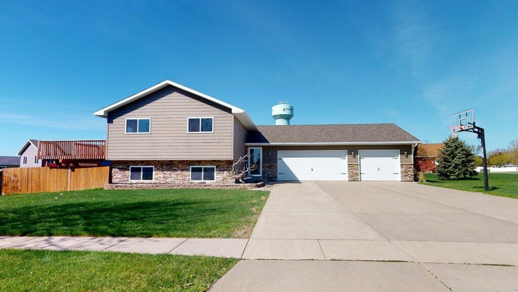 1830 Eberlein Drive, Brookings, SD 57006