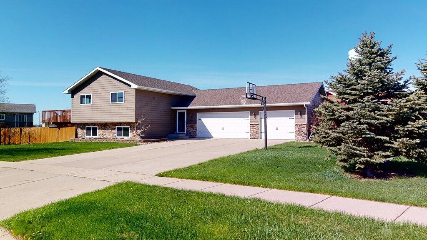 1830 Eberlein Drive, Brookings, SD 57006