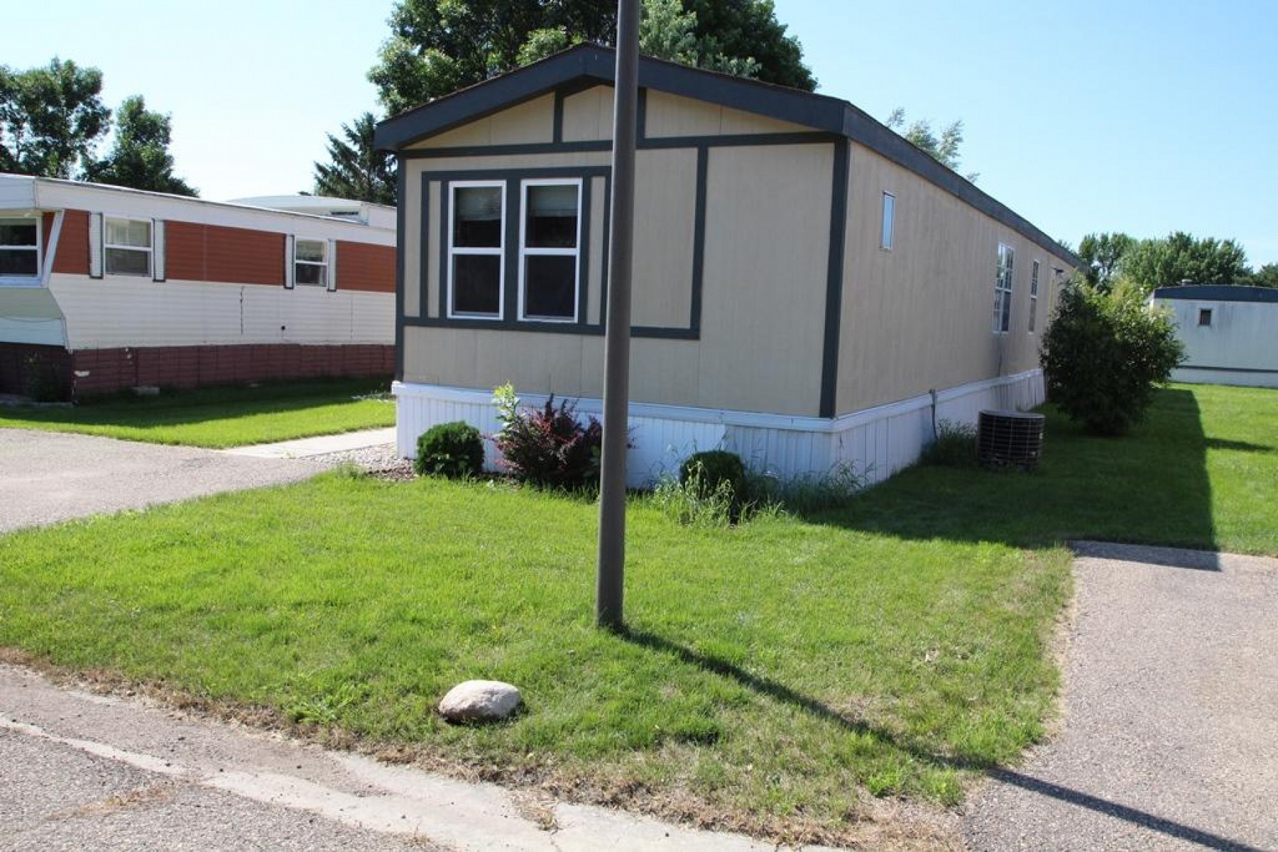 408 3rd Ave S, Brookings, SD 57006