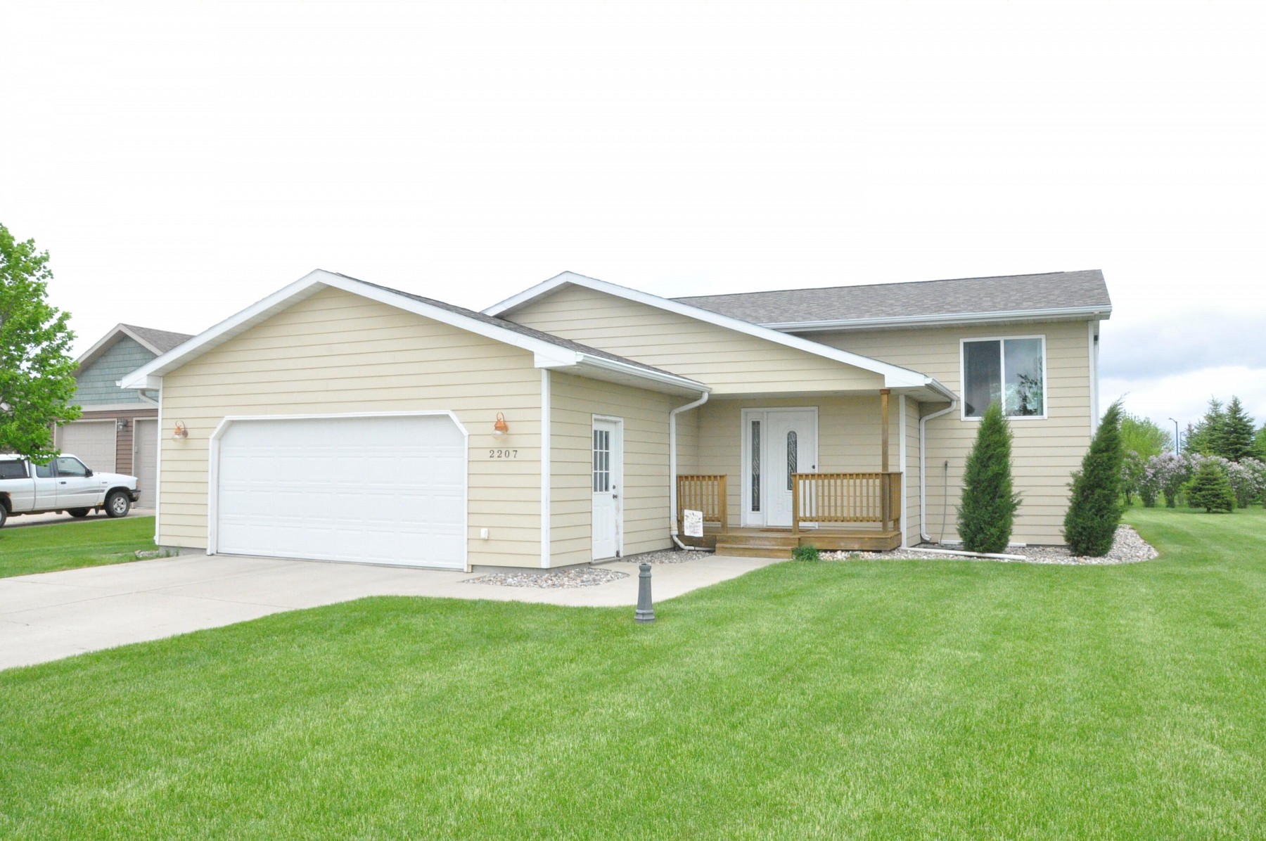 2207 16th Avenue S, Brookings, SD 57006