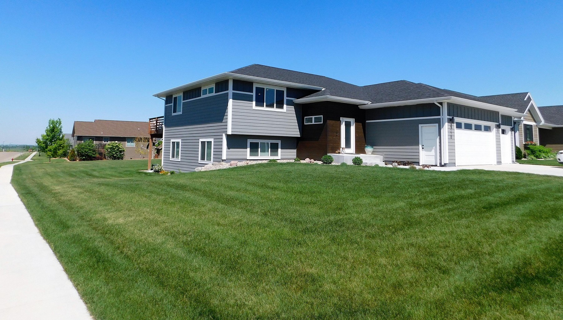 1220 Vail Avenue, Brookings, SD 57006