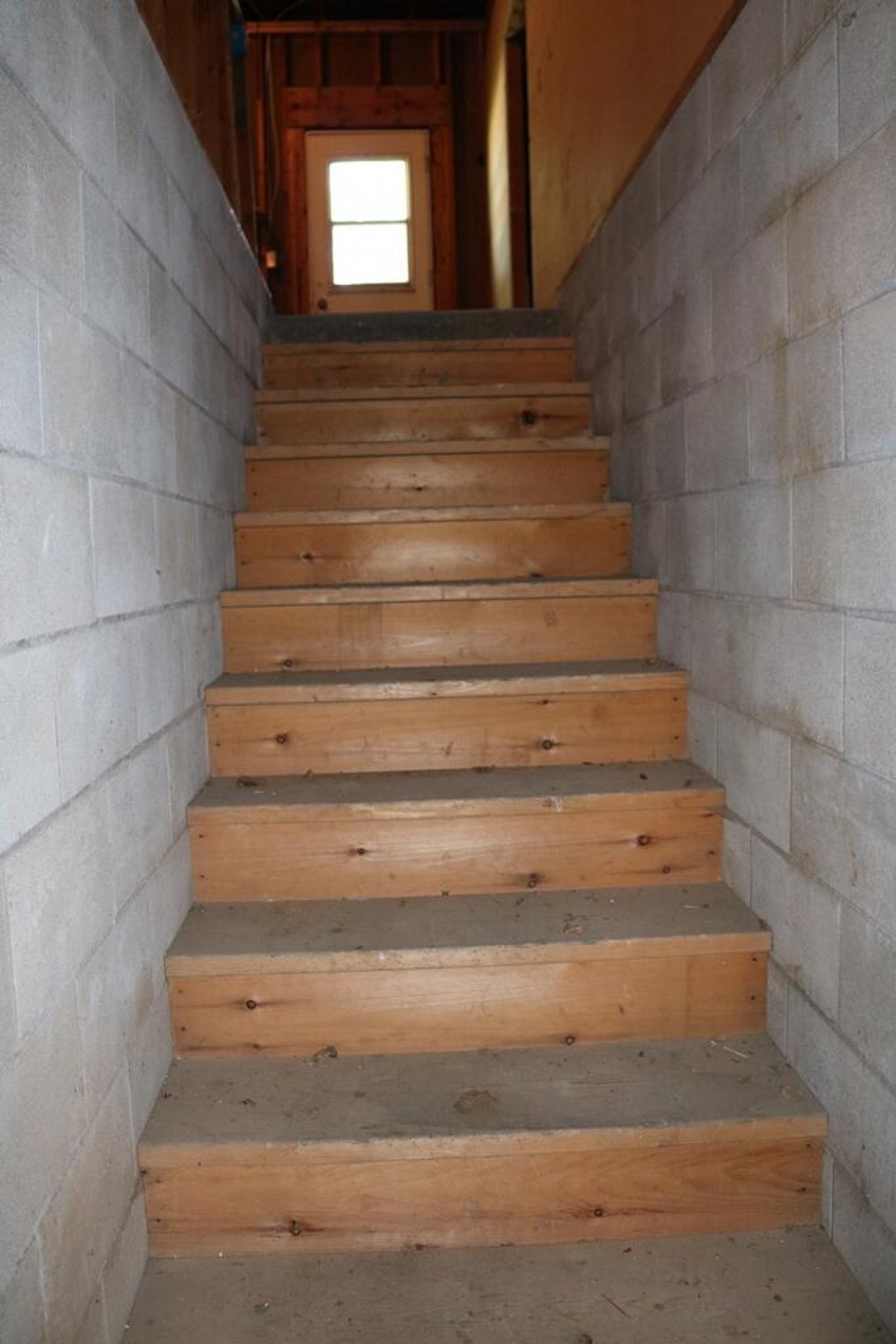 307 Lincoln Lane, Volga, SD 57071