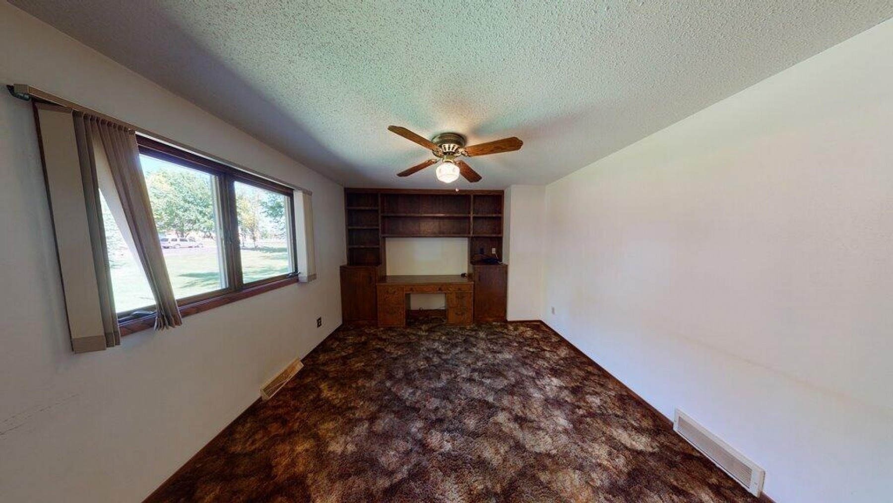 307 Lincoln Lane, Volga, SD 57071