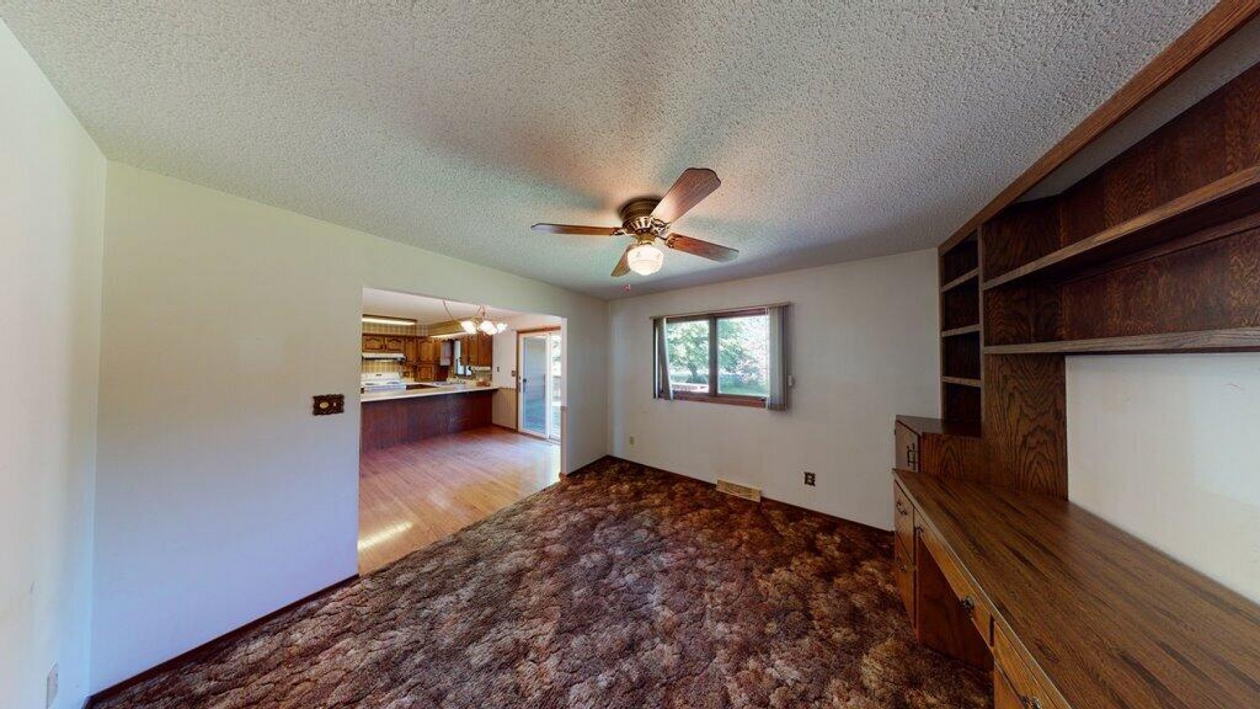 307 Lincoln Lane, Volga, SD 57071