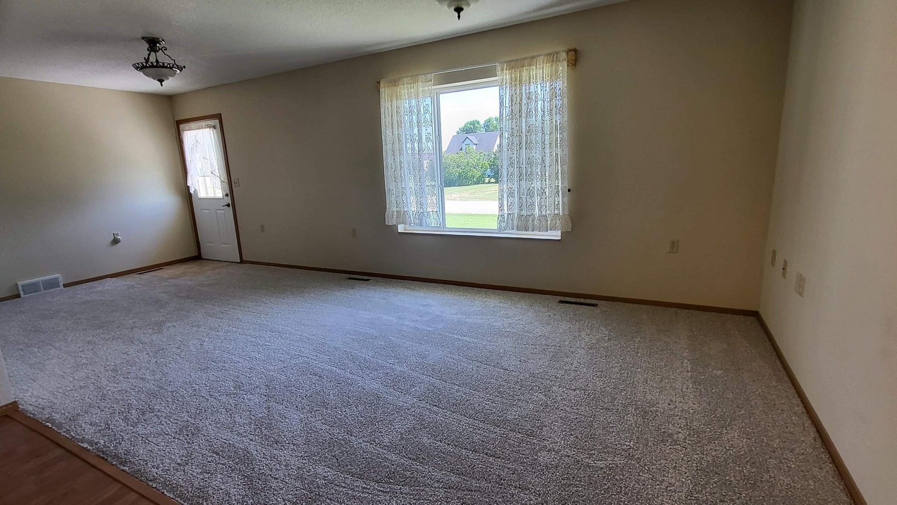 400 5th Street, White, SD 57276