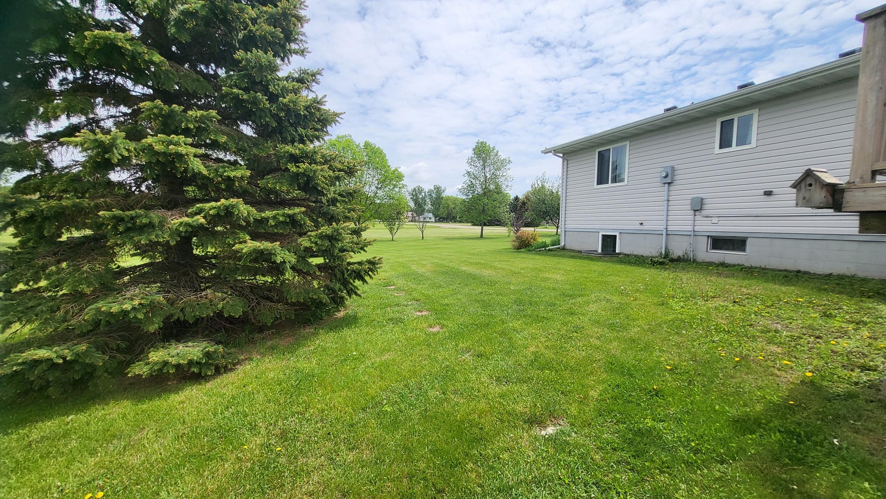 400 5th Street, White, SD 57276