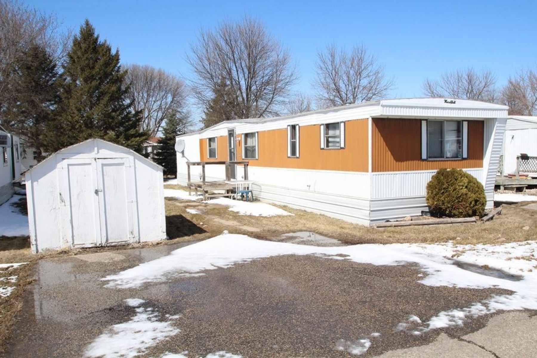 408 3rd Ave S, Brookings, SD 57006