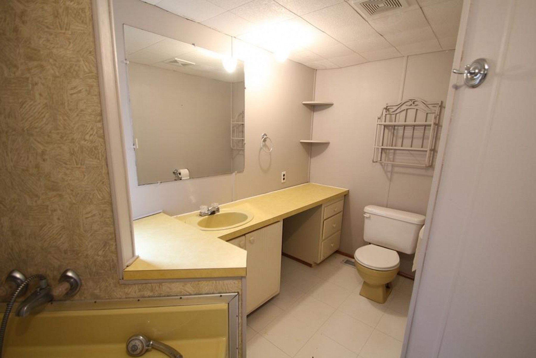 408 3rd Ave S, Brookings, SD 57006