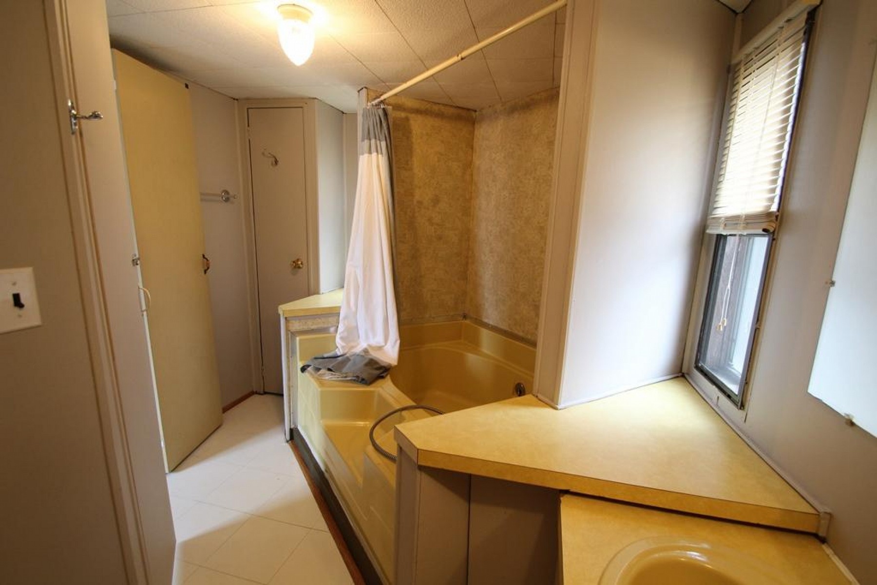 408 3rd Ave S, Brookings, SD 57006