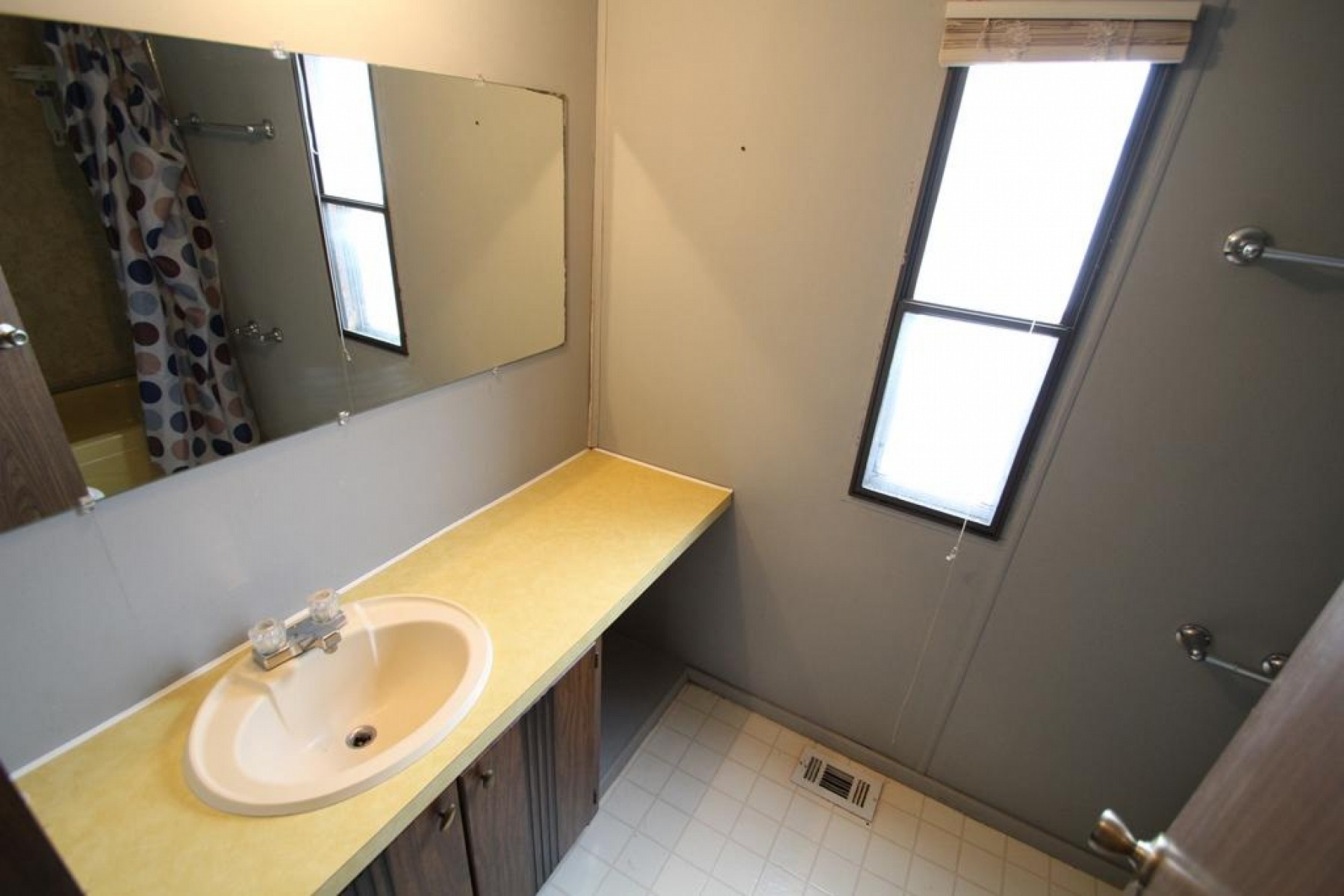 408 3rd Ave S, Brookings, SD 57006