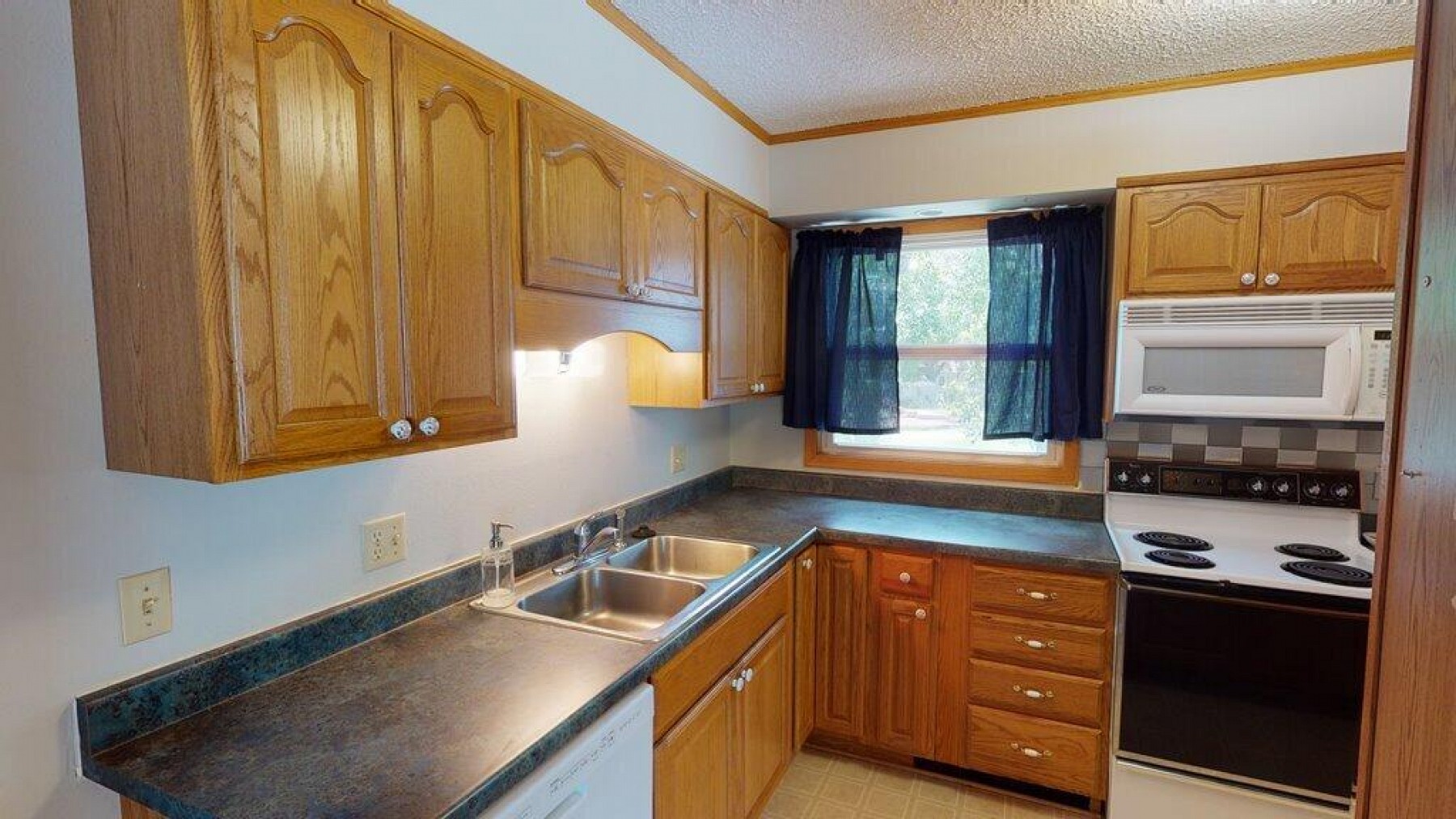 1734 Santee Trail, Brookings, SD 57006