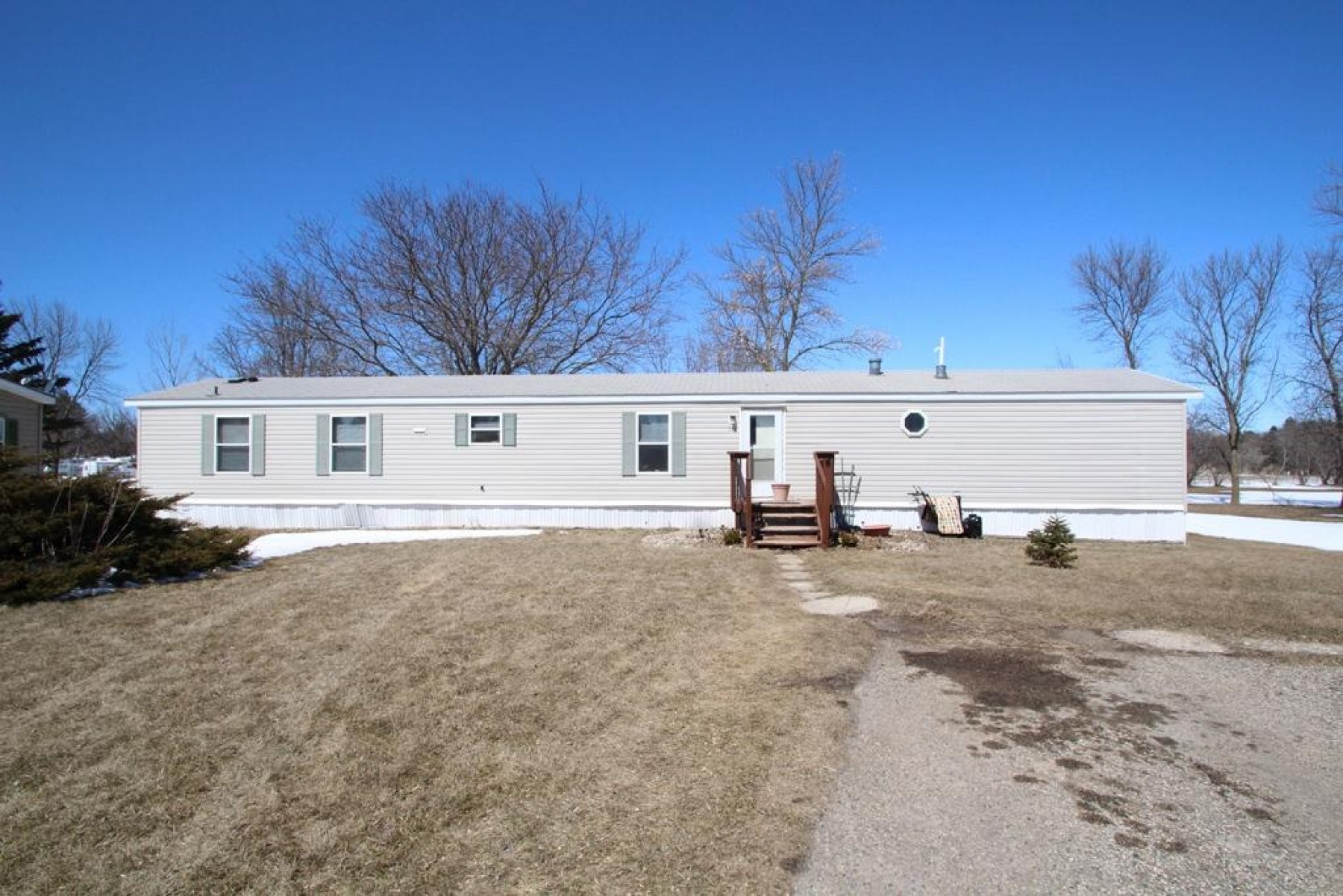 111 Wagon Wheel Circle, Brookings, SD 57006