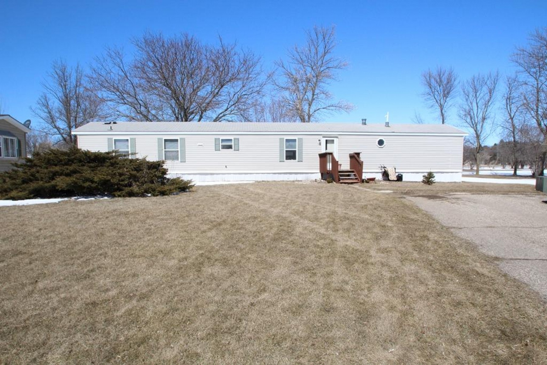 111 Wagon Wheel Circle, Brookings, SD 57006