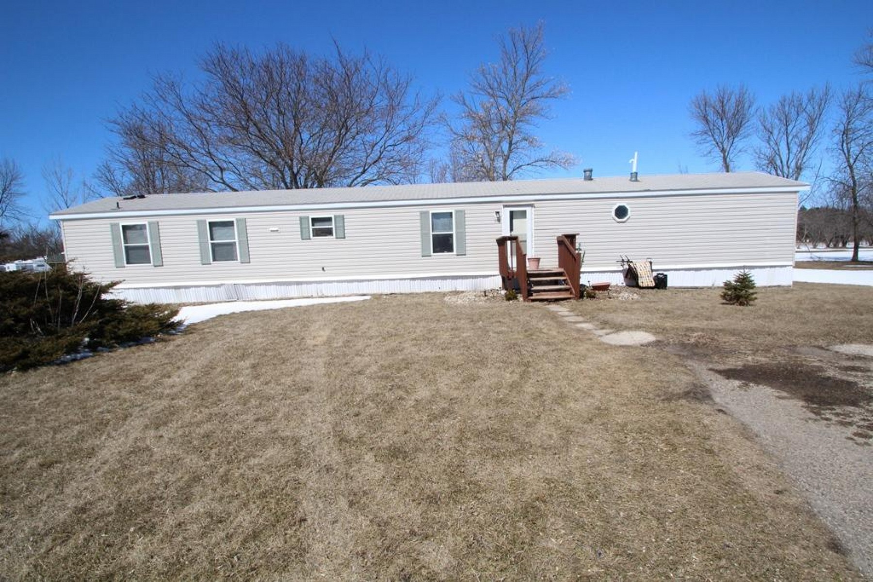 111 Wagon Wheel Circle, Brookings, SD 57006