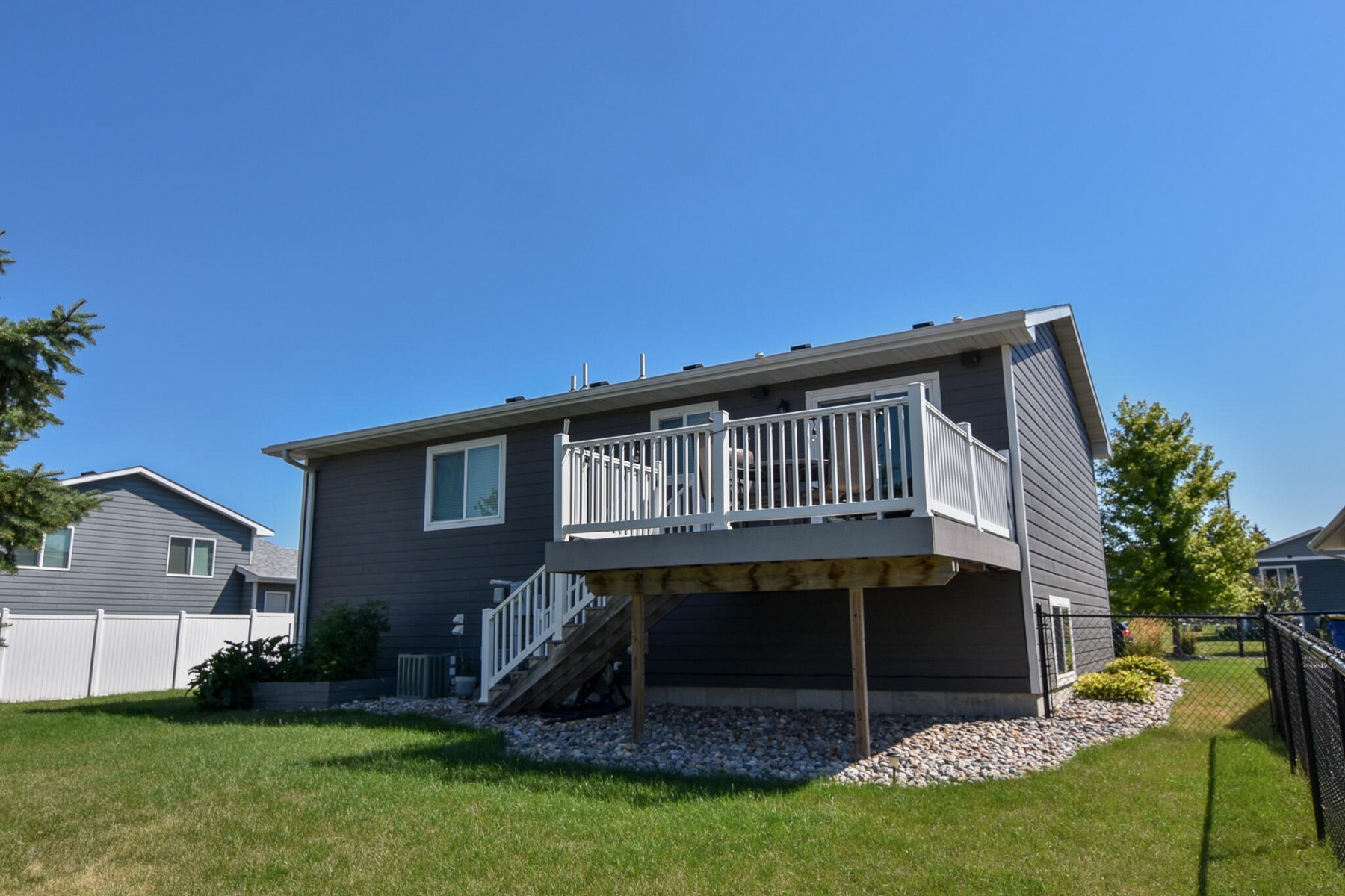 2210 Primrose Drive, Brookings, SD 57006
