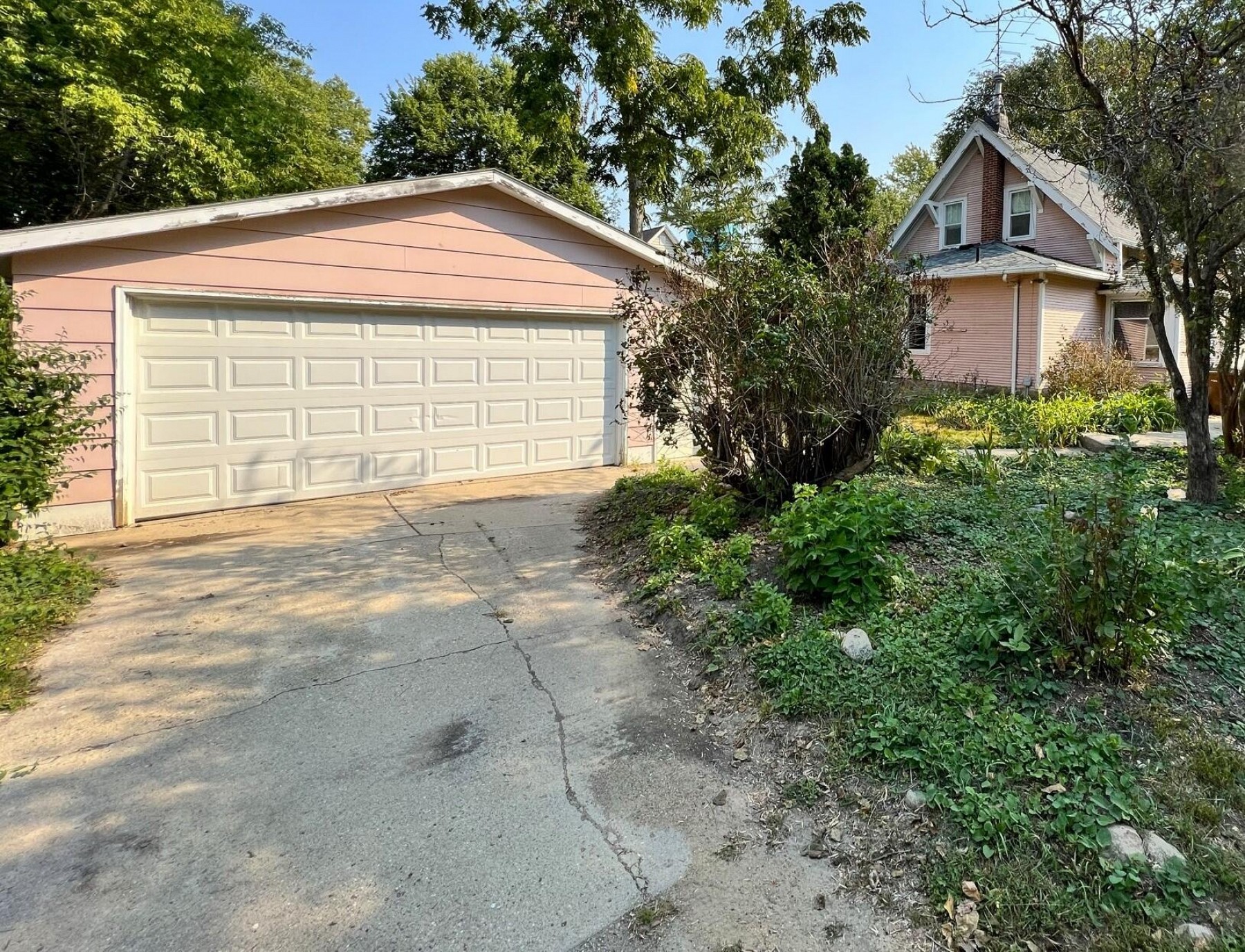 217 11th Avenue, Brookings, SD 57006