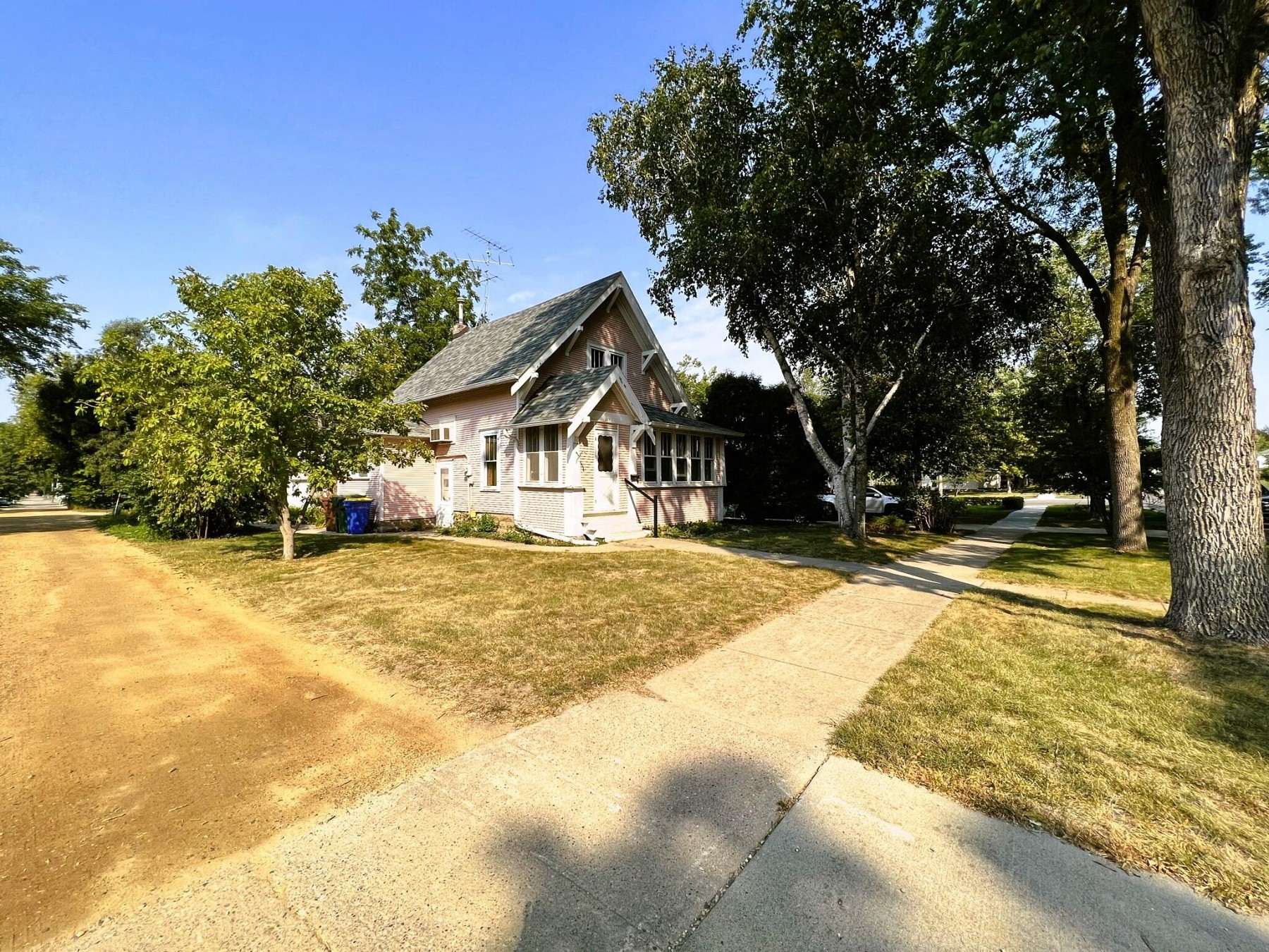 217 11th Avenue, Brookings, SD 57006