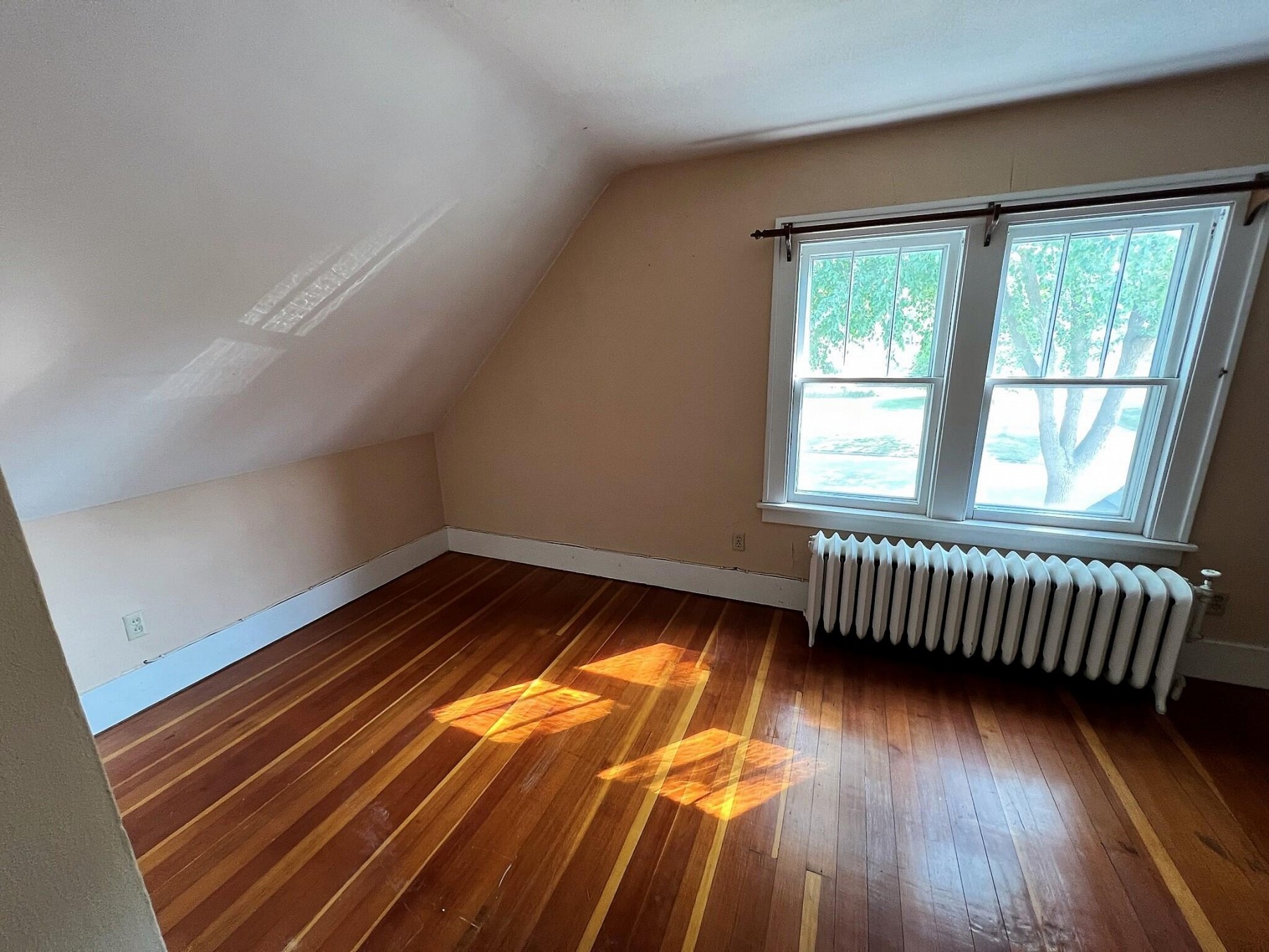 217 11th Avenue, Brookings, SD 57006