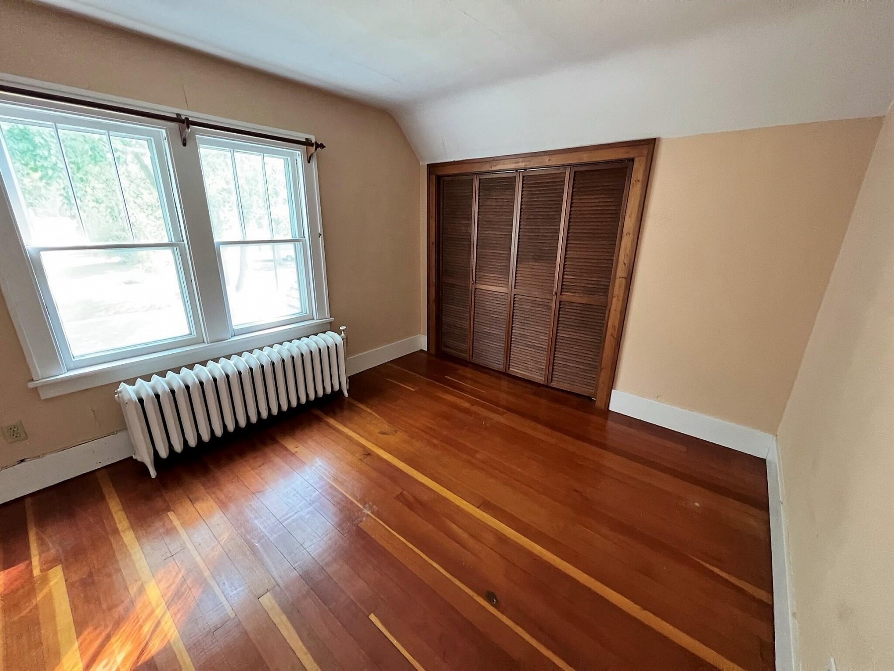 217 11th Avenue, Brookings, SD 57006