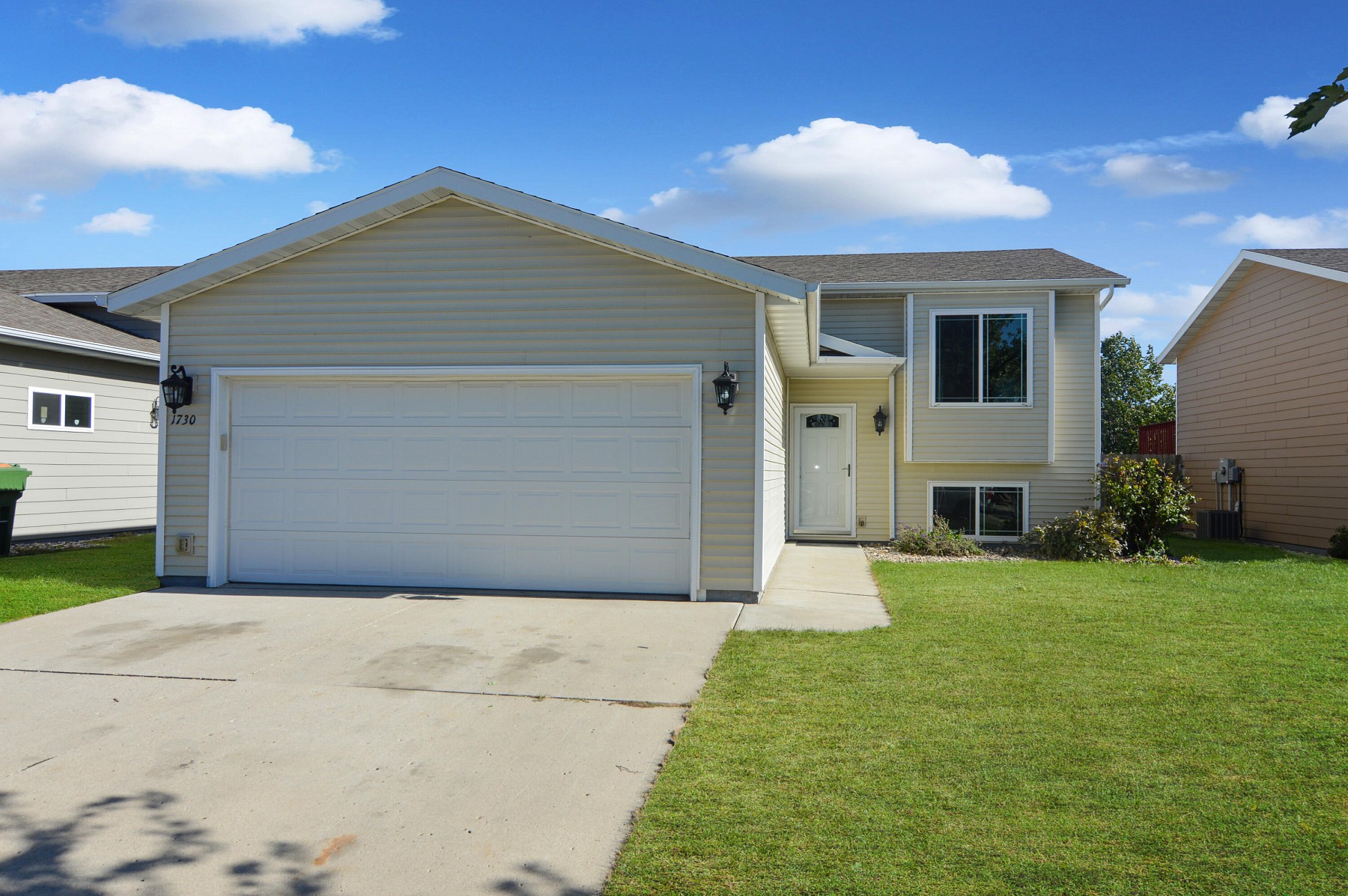 1730 Torrey Pines Drive, Brookings, SD 57006