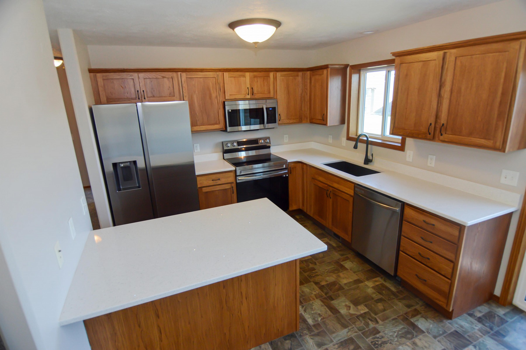 1730 Torrey Pines Drive, Brookings, SD 57006