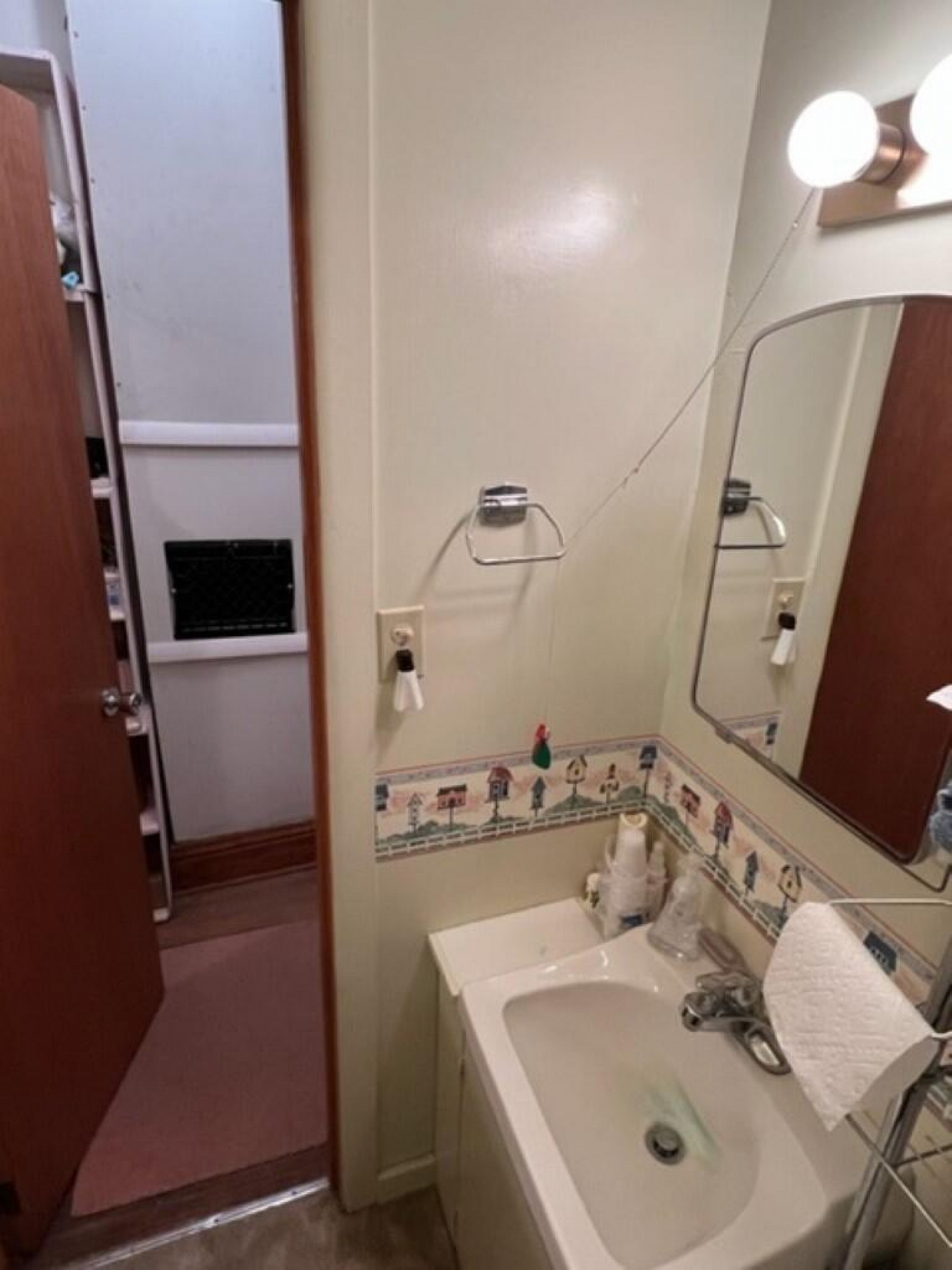 204 Main Avenue, Sinai, SD 57061