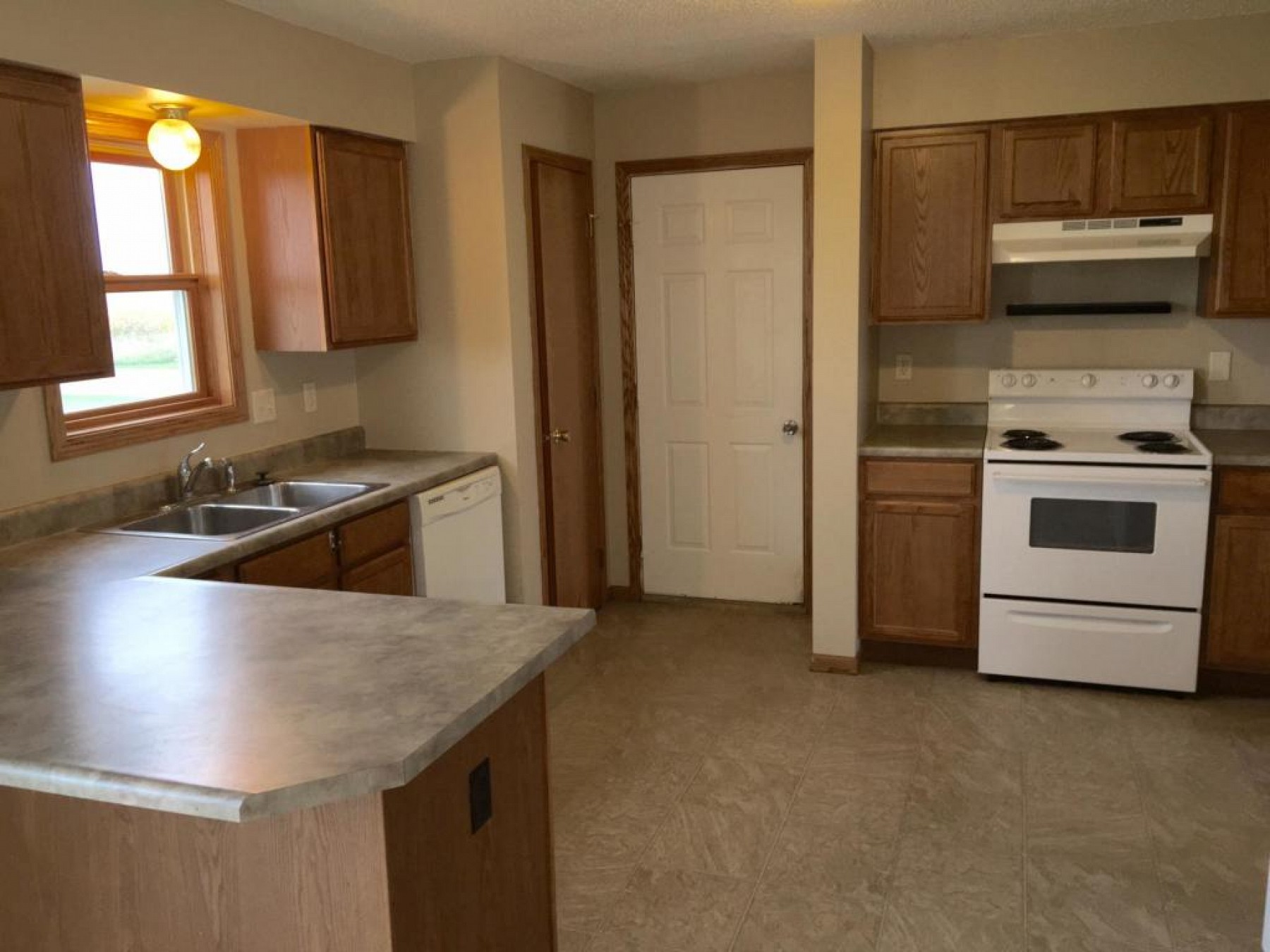 408 Kelsey Street, Elkton, SD 57026