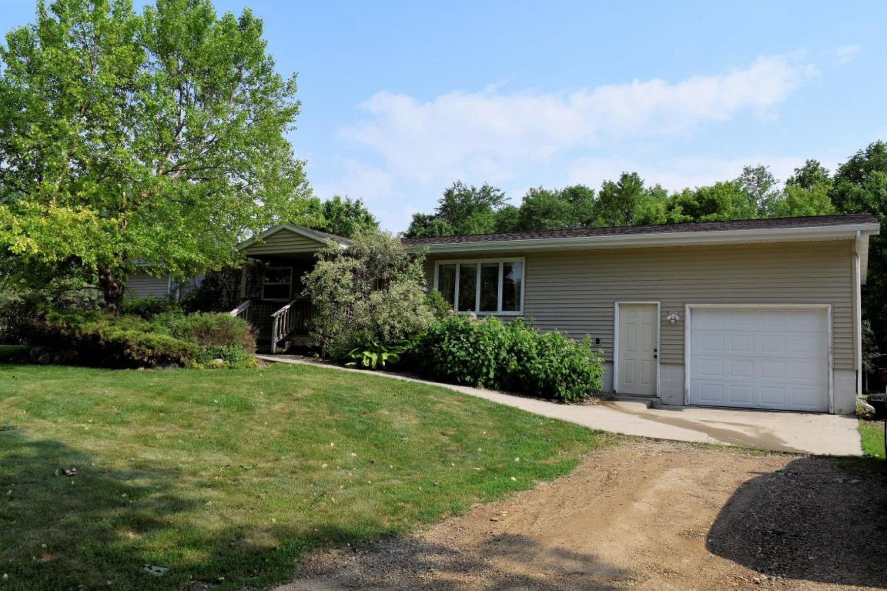 20711 471st Avenue, Brookings, SD 57006