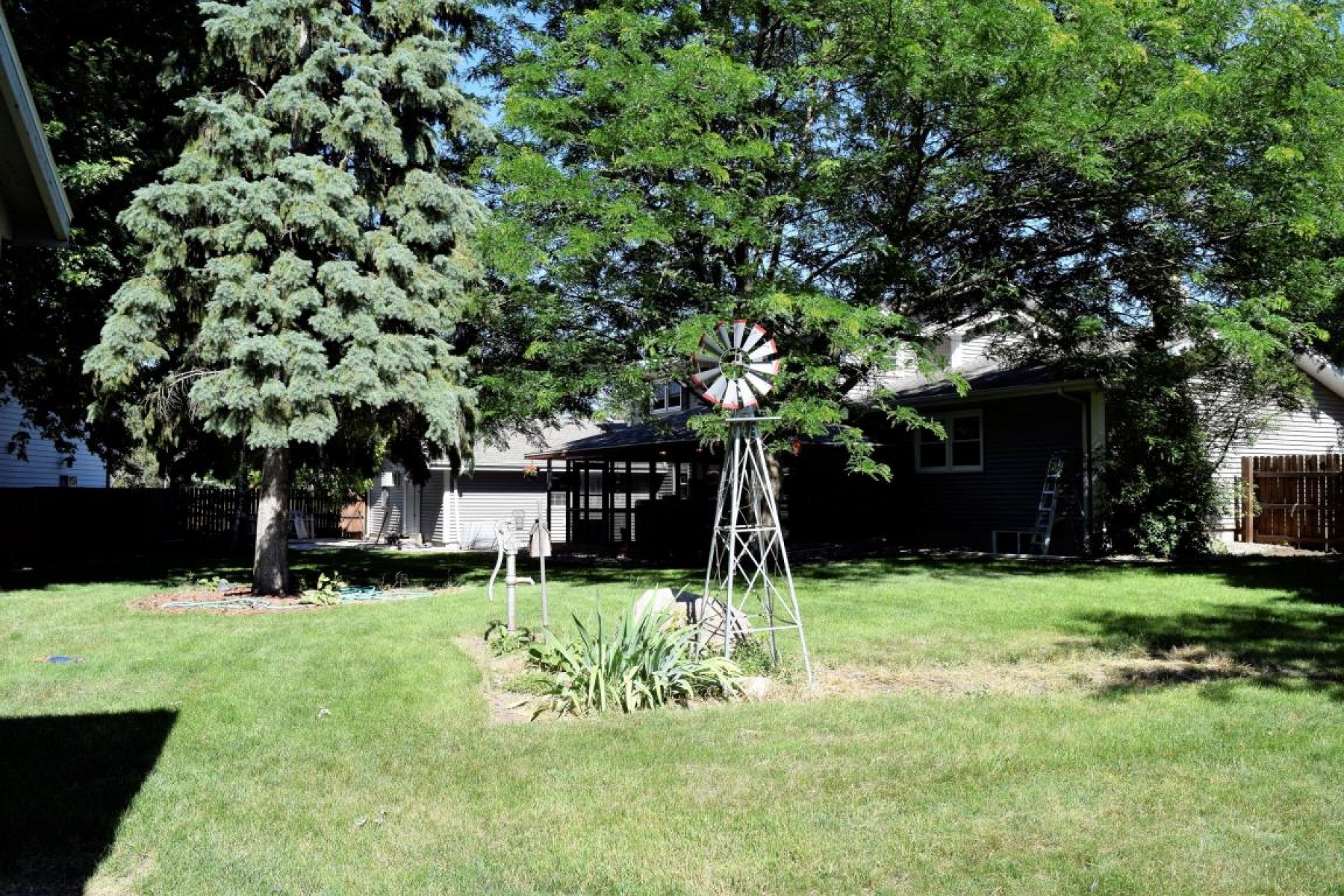 2037 Kansas Drive, Brookings, SD 57006