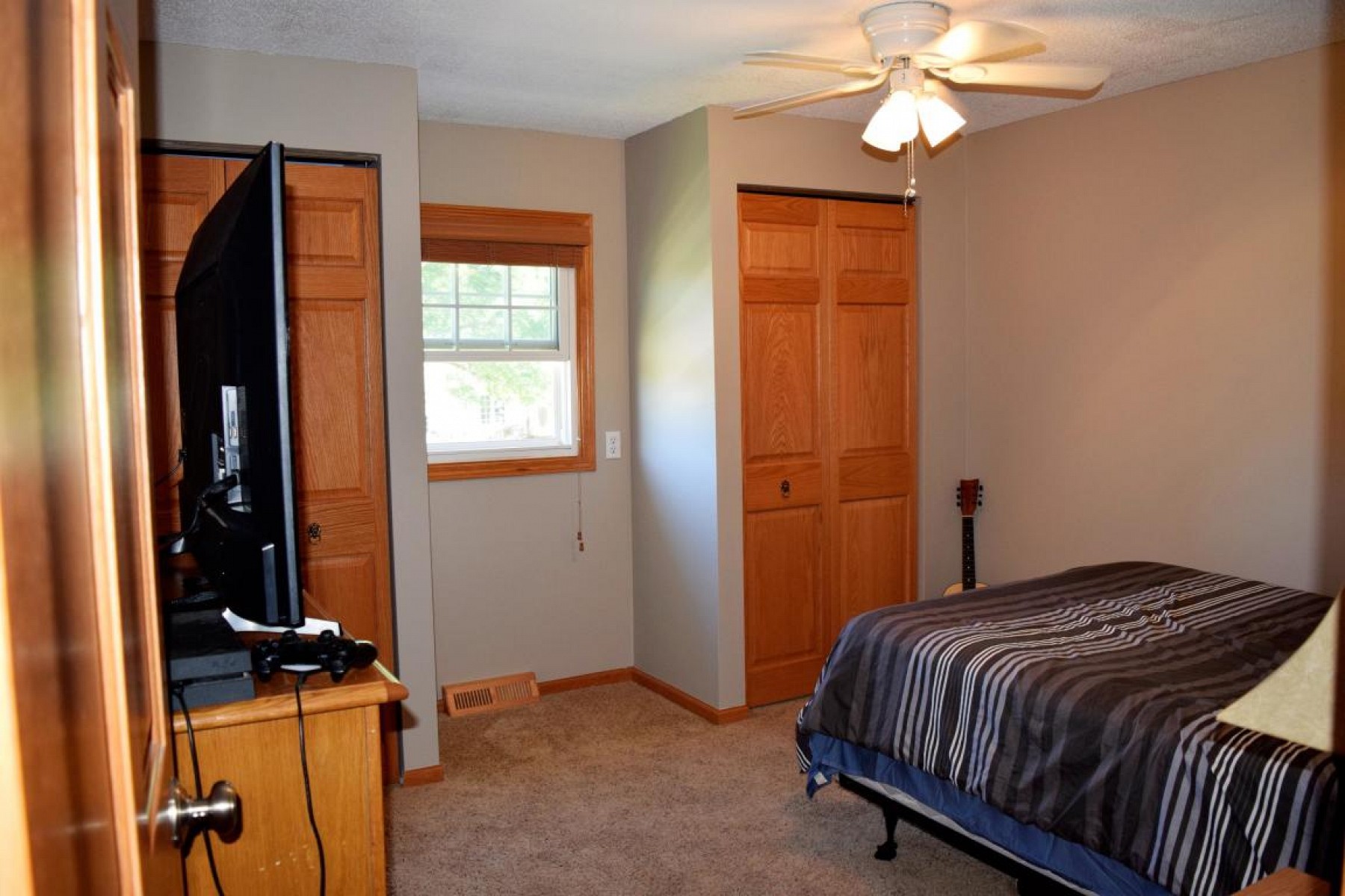 2037 Kansas Drive, Brookings, SD 57006