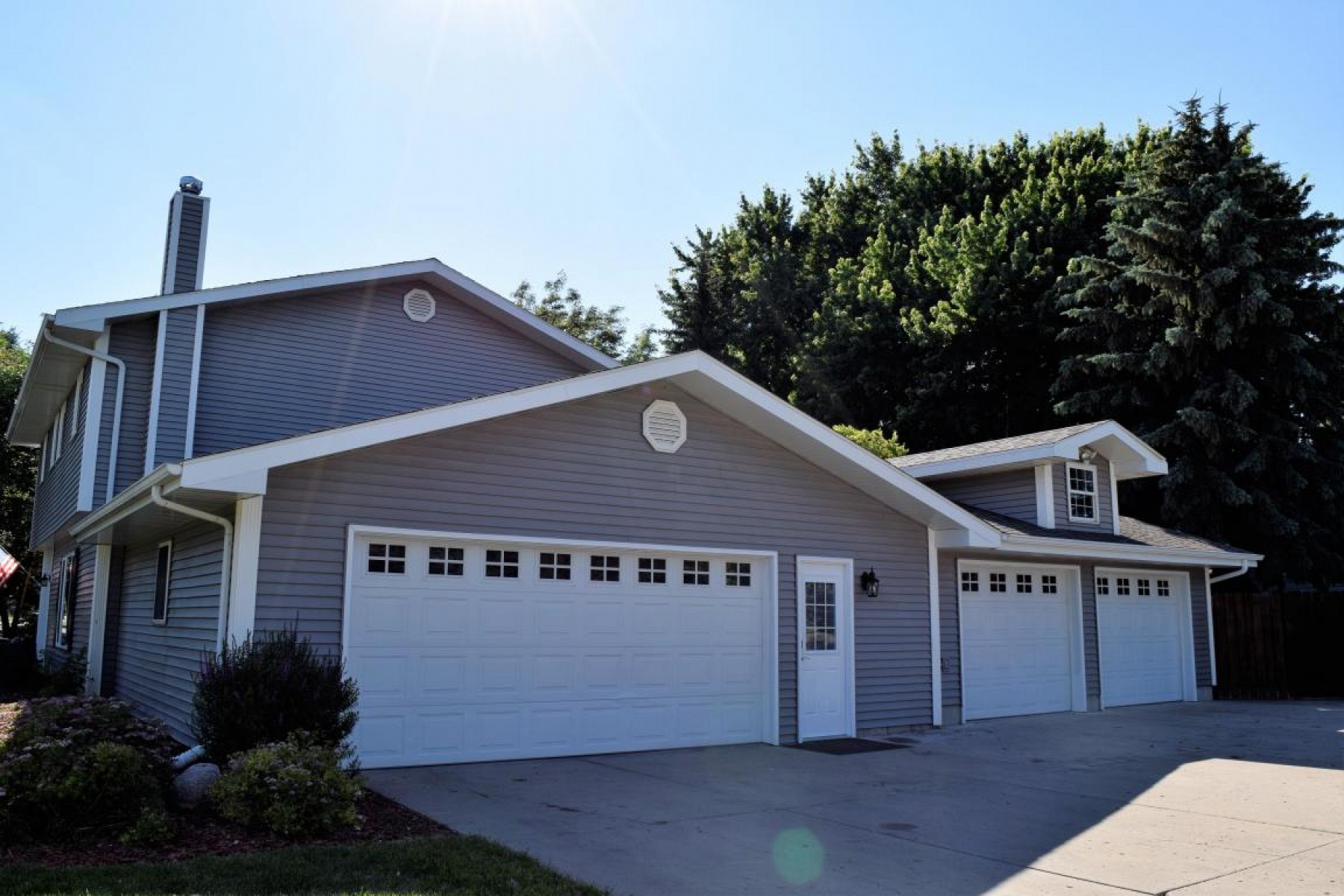 2037 Kansas Drive, Brookings, SD 57006