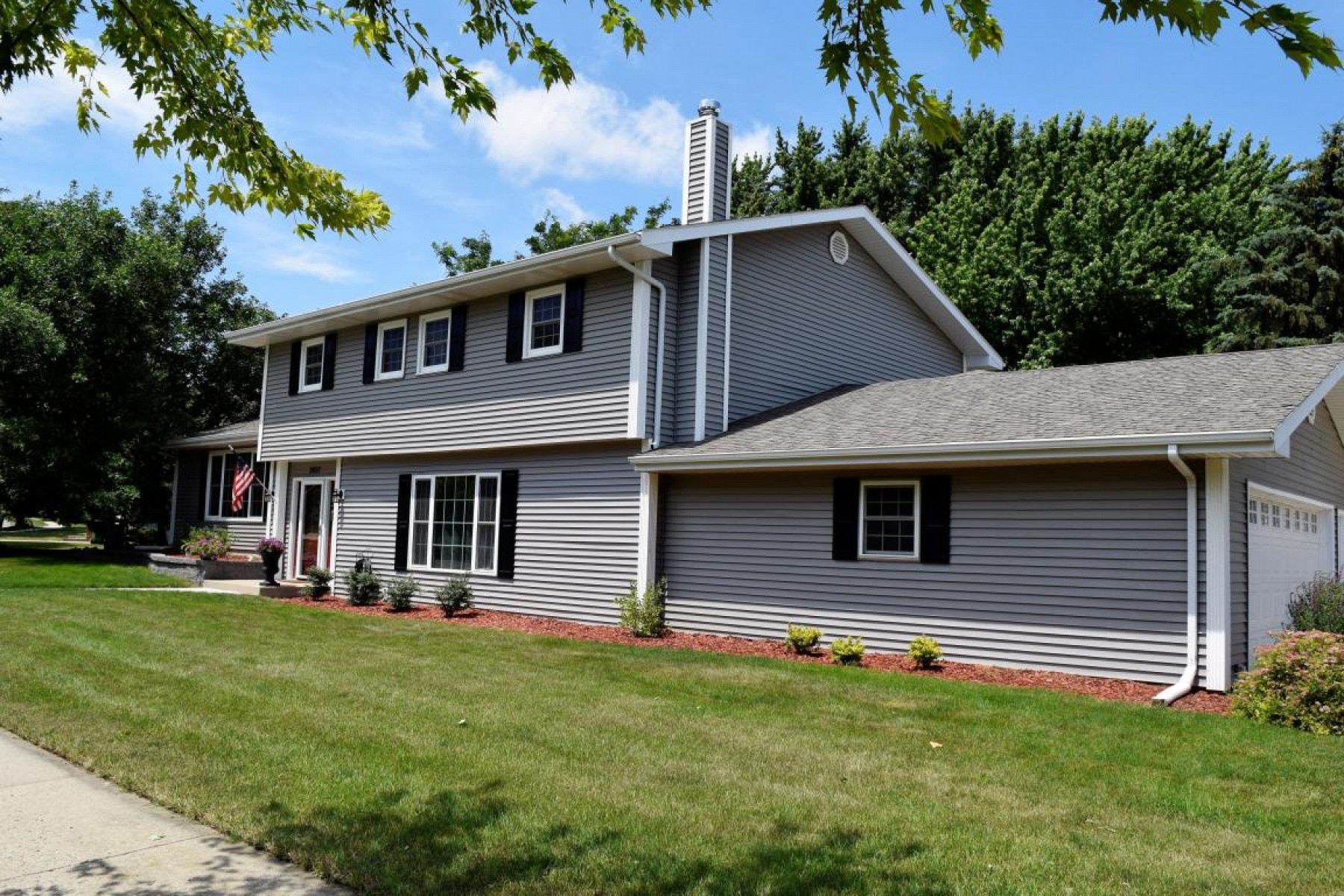 2037 Kansas Drive, Brookings, SD 57006