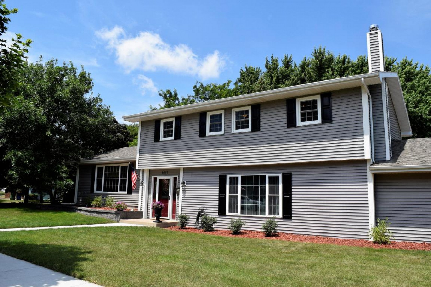 2037 Kansas Drive, Brookings, SD 57006