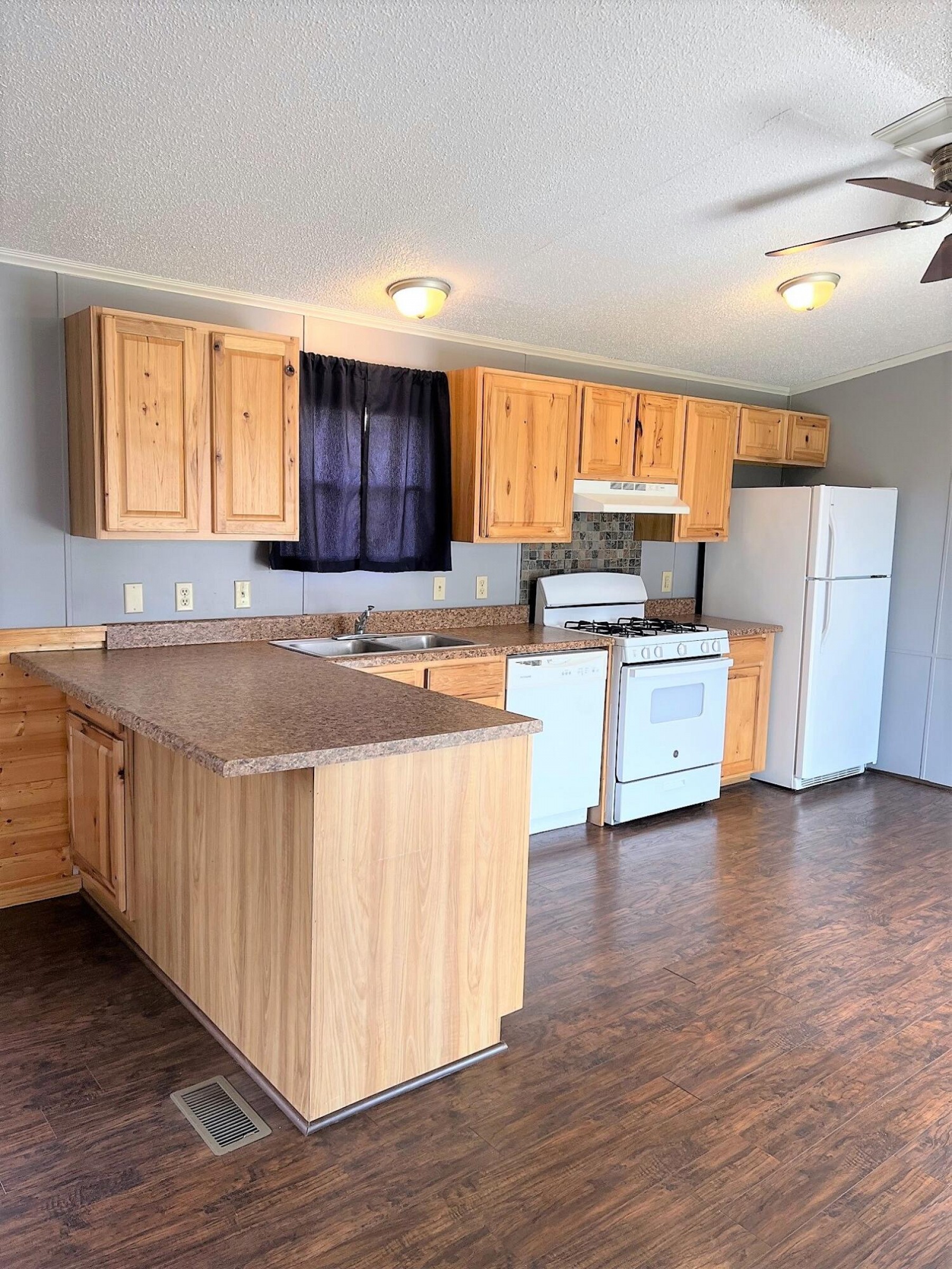 520 Wye Mesa Avenue, Brookings, SD 57006