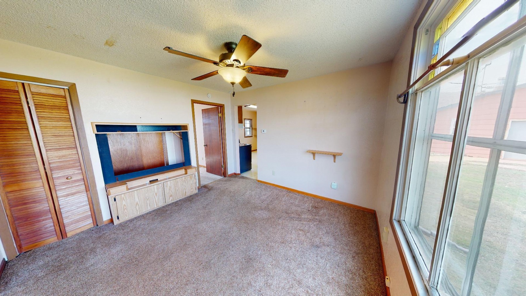 201 Main Street, Outside Area, SD 57077