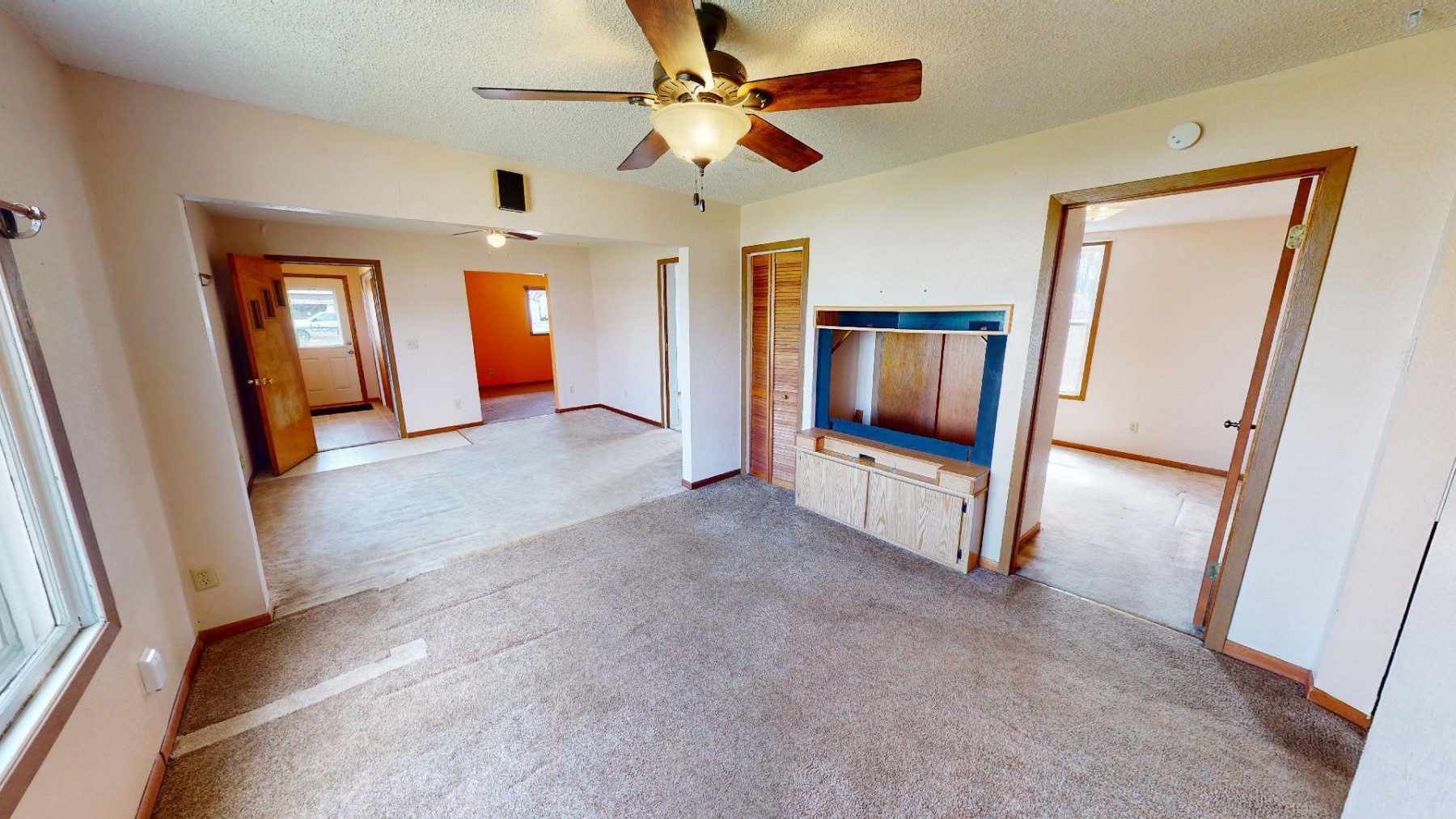 201 Main Street, Outside Area, SD 57077