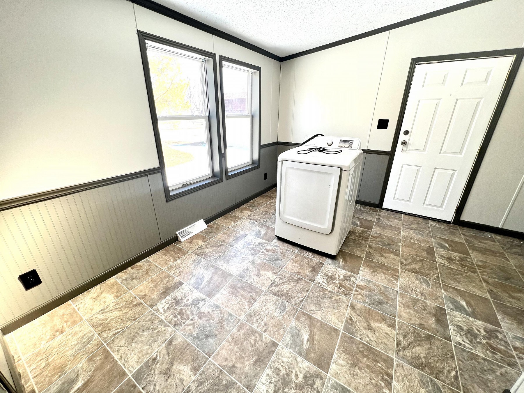 901 15th Street S, Brookings, SD 57006