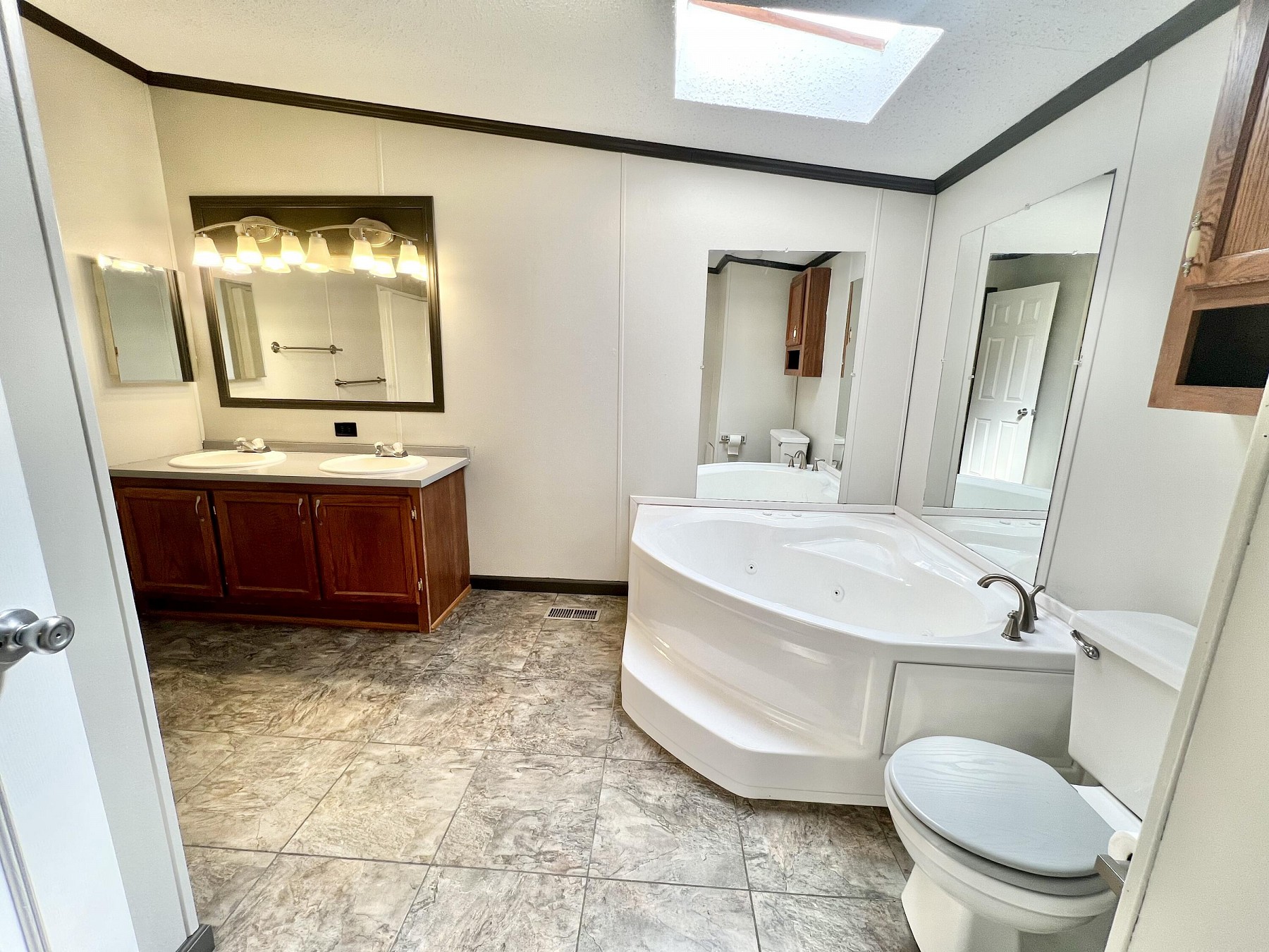 901 15th Street S, Brookings, SD 57006