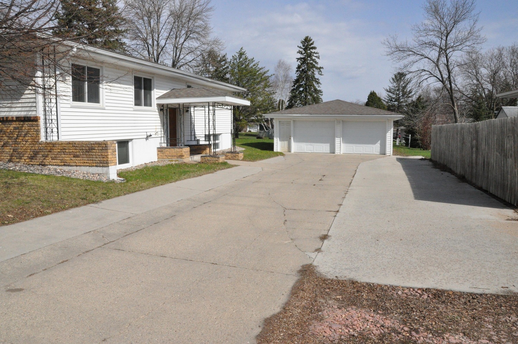 2021 3rd Street, Brookings, SD 57006