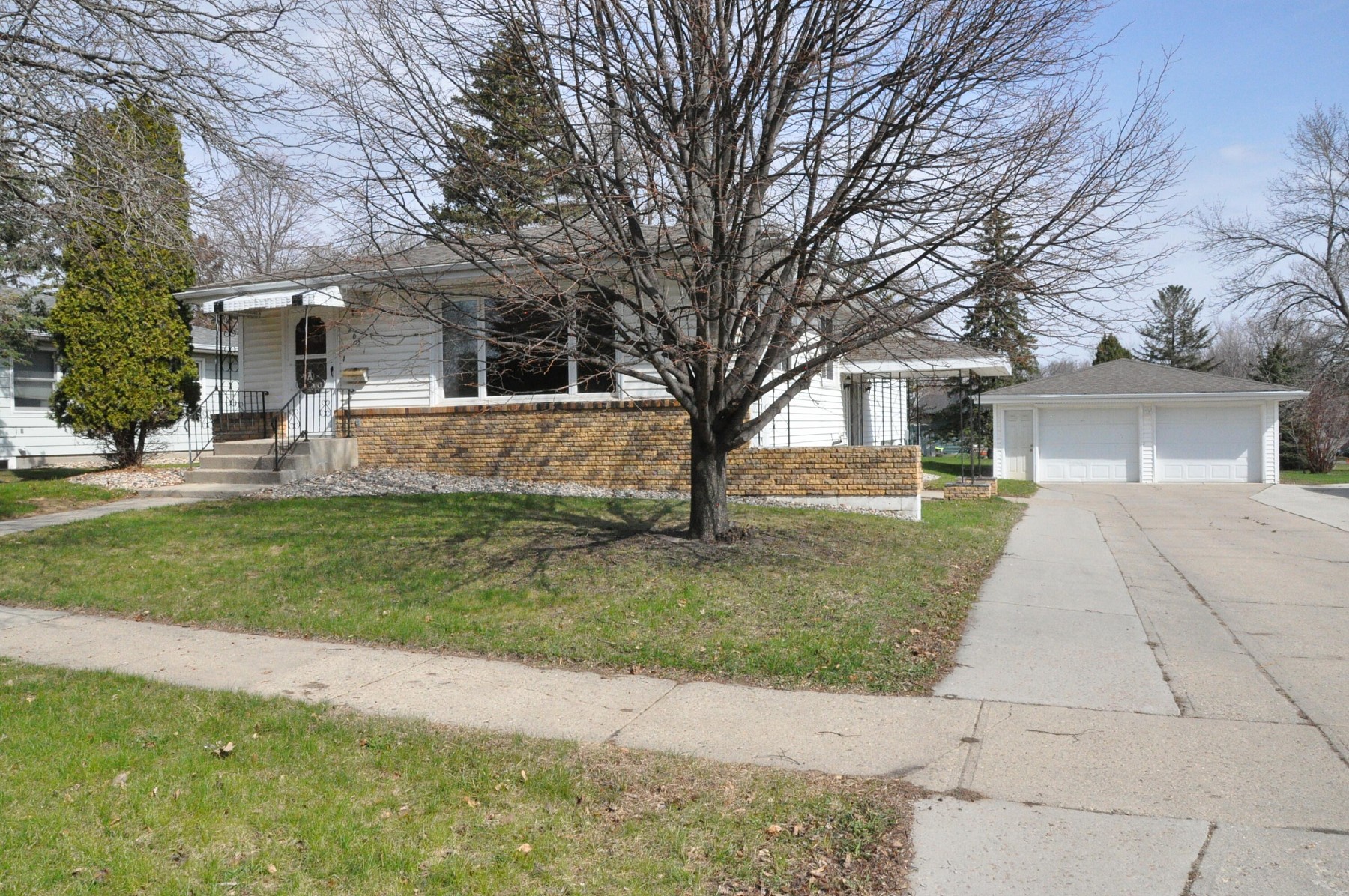 2021 3rd Street, Brookings, SD 57006