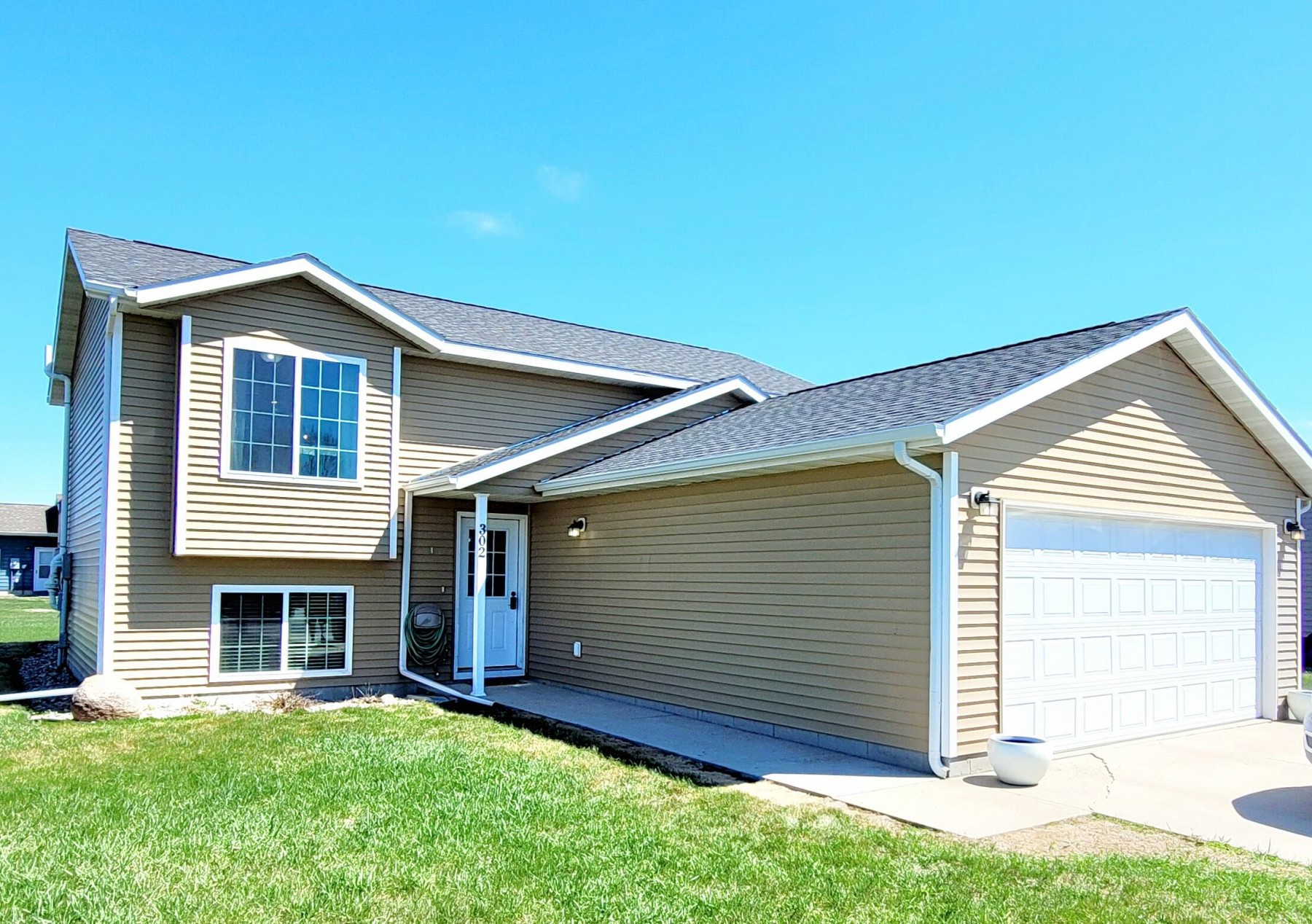 302 Lilac Avenue, Aurora, SD 57002