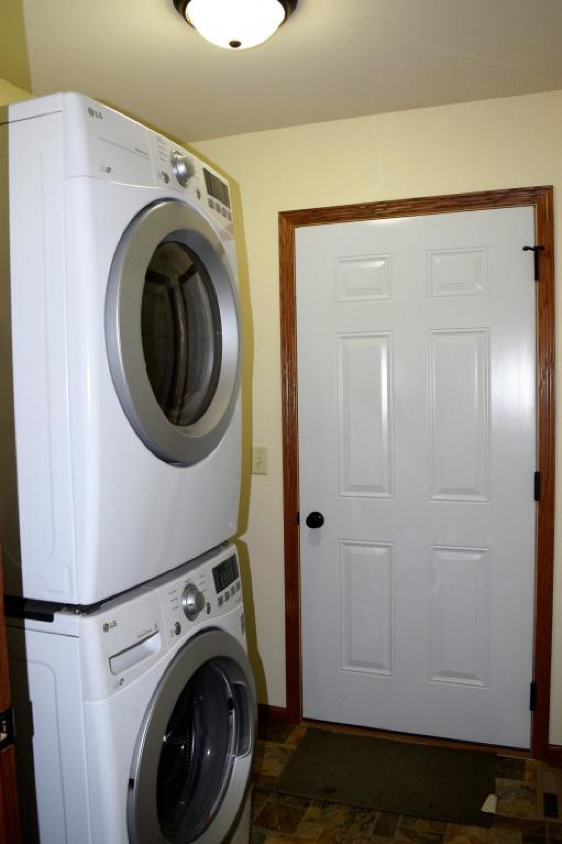 2027 Cumberland Court, Brookings, SD 57006