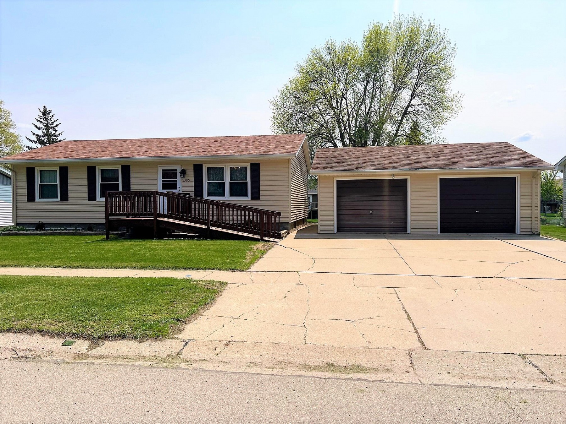 1500 Westminster Drive, Brookings, SD 57006