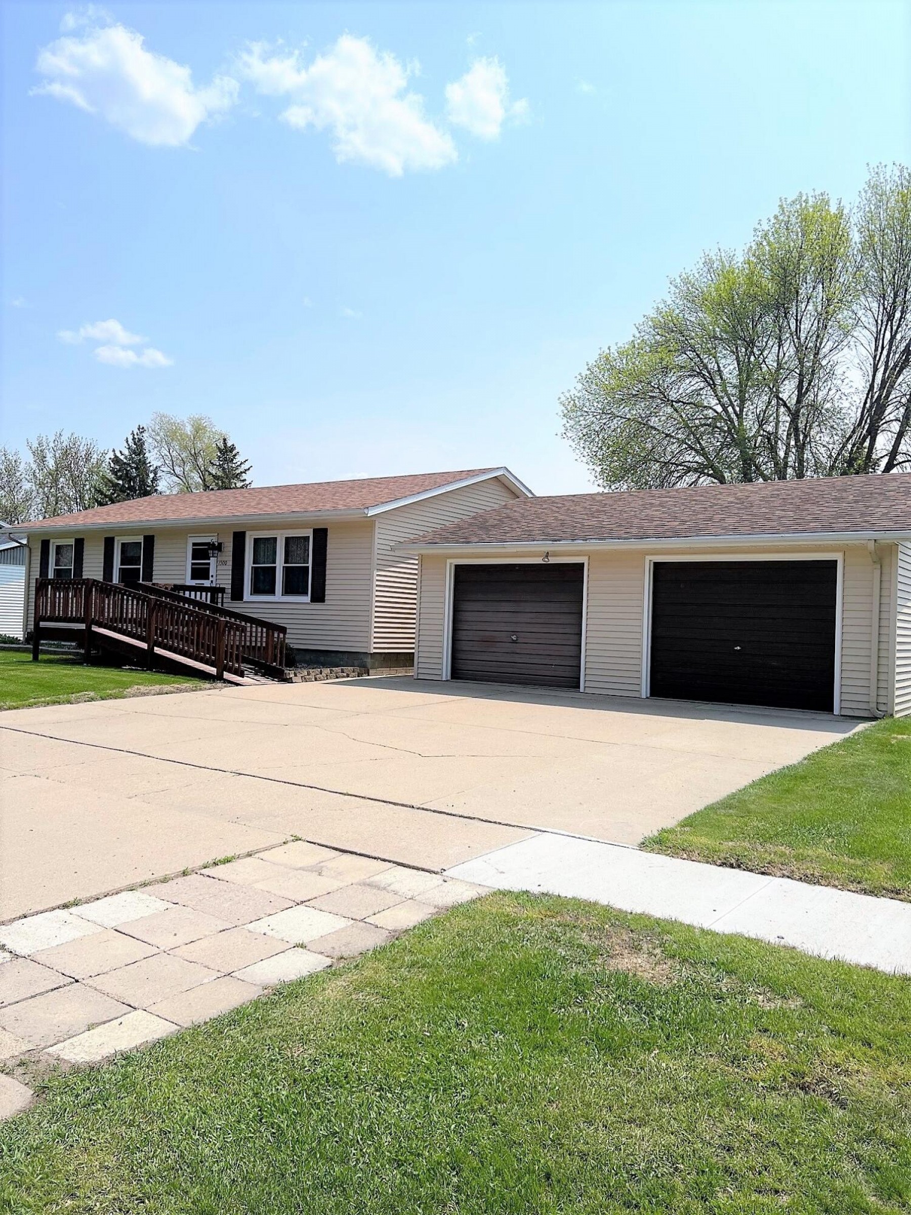 1500 Westminster Drive, Brookings, SD 57006