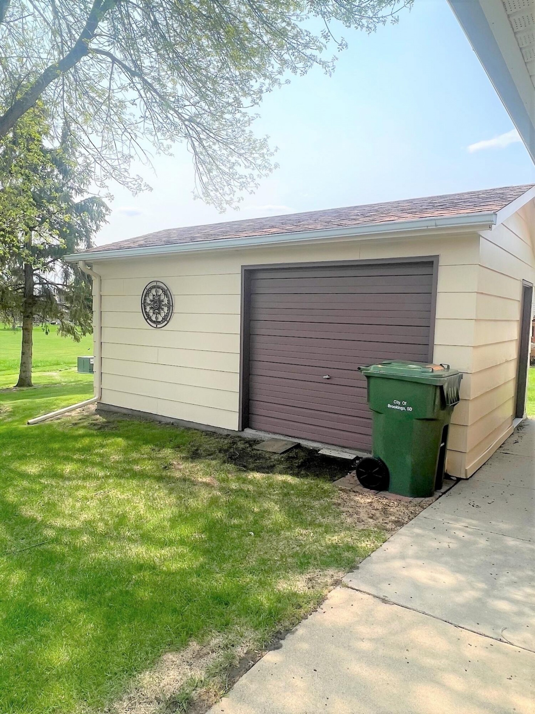 1500 Westminster Drive, Brookings, SD 57006