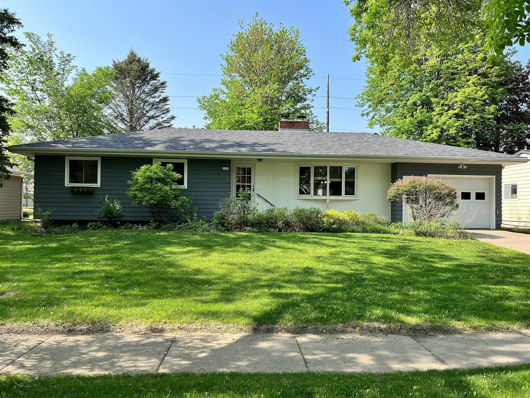 1400 Legeros Drive, Brookings, SD 57006