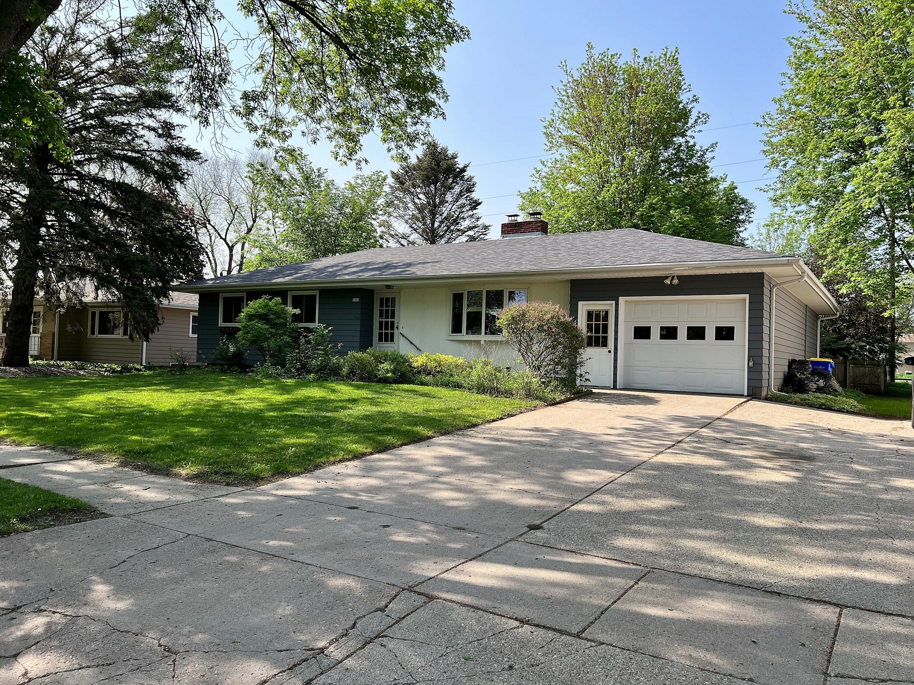 1400 Legeros Drive, Brookings, SD 57006