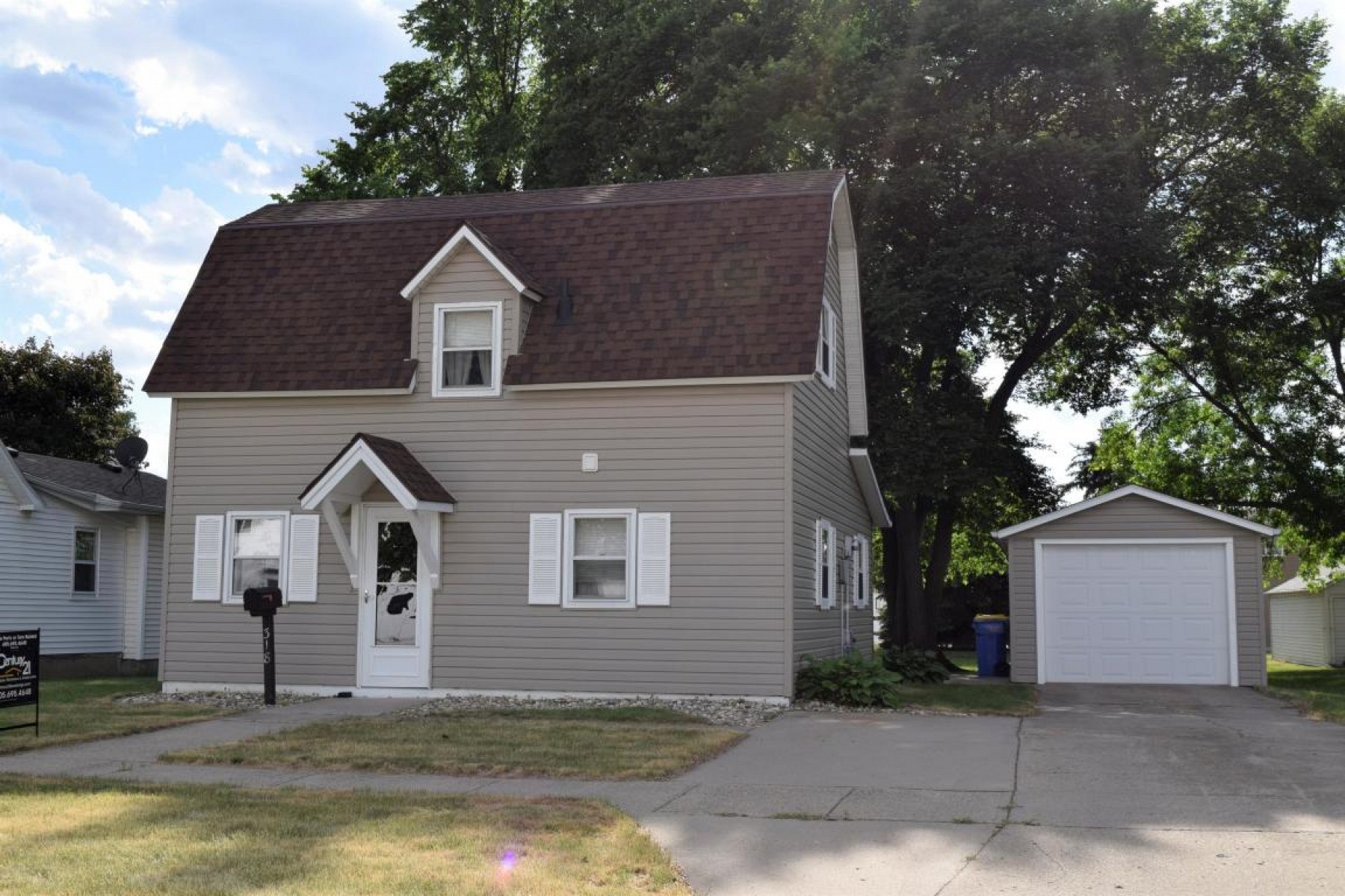 318 5th Avenue S, Brookings, SD 57006