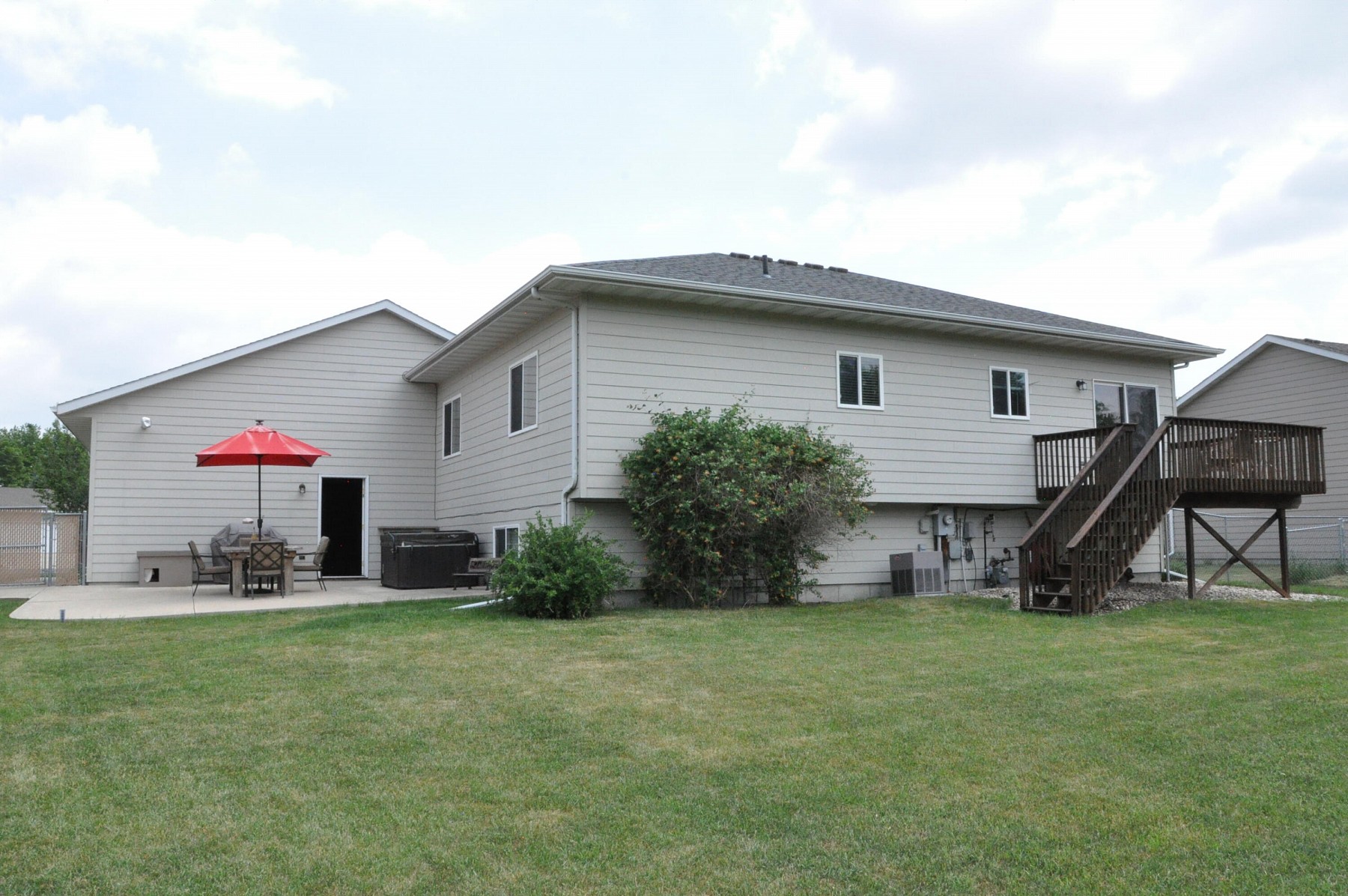 1304 Yorktown Circle, Brookings, SD 57006