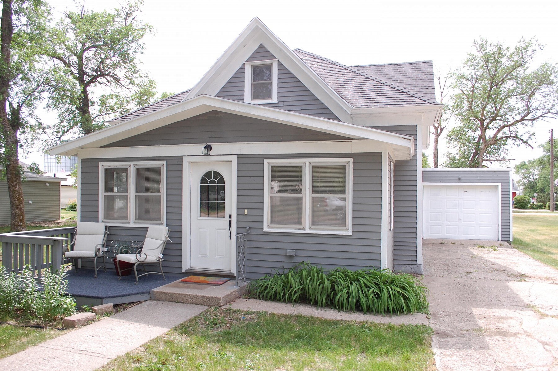 307 4th Street N, Estelline, SD 57234